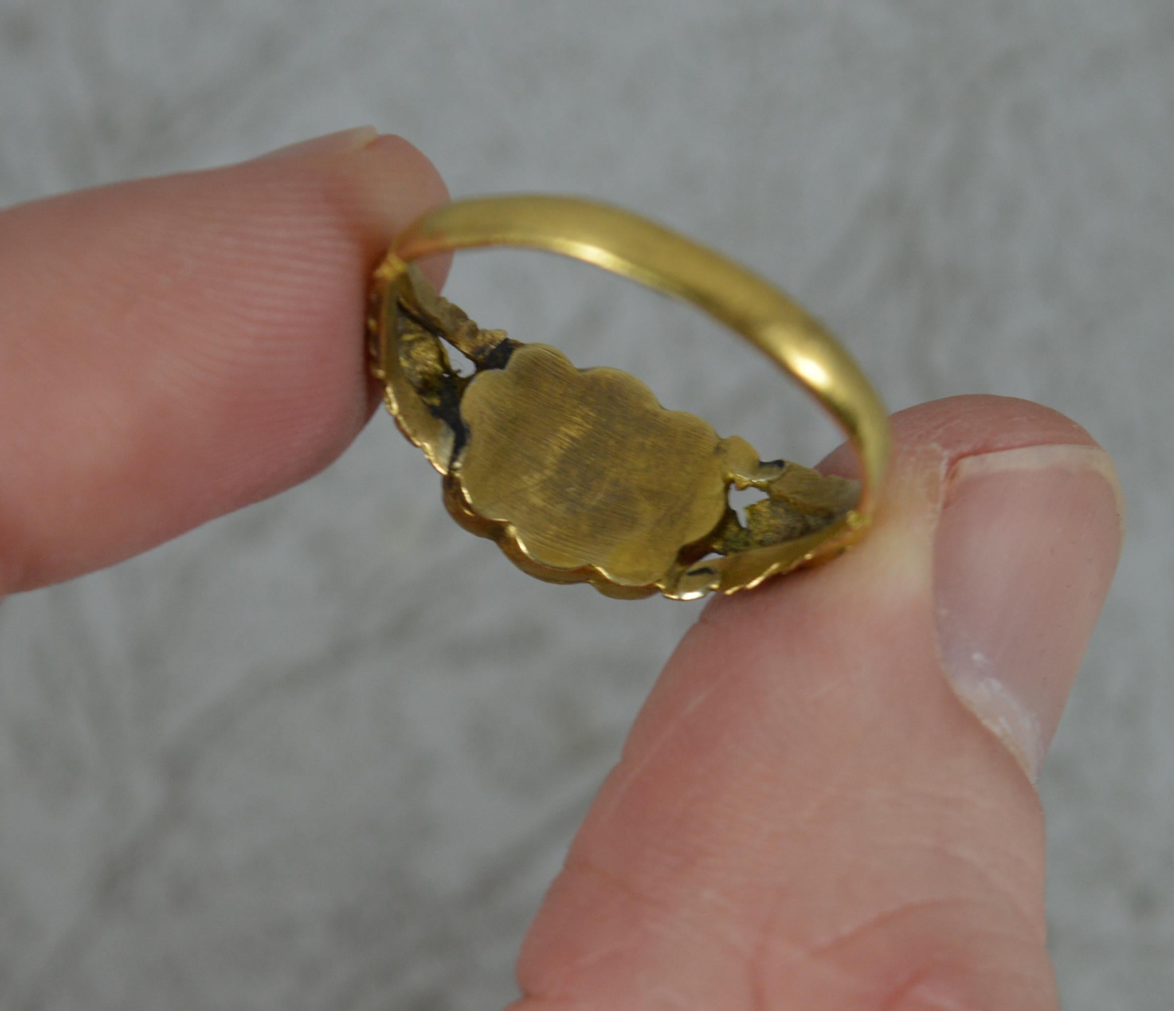 Early Victorian 22 Carat Gold Locket Panel Mourning Signet Ring 1