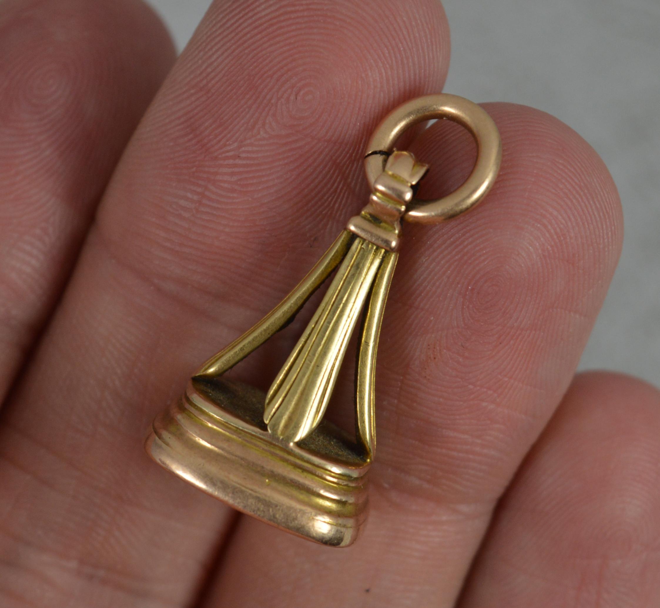 Frühviktorianischer 9 Karat Roségold Löwen Passant Intaglio Fob Siegel-Anhänger (Viktorianisch)