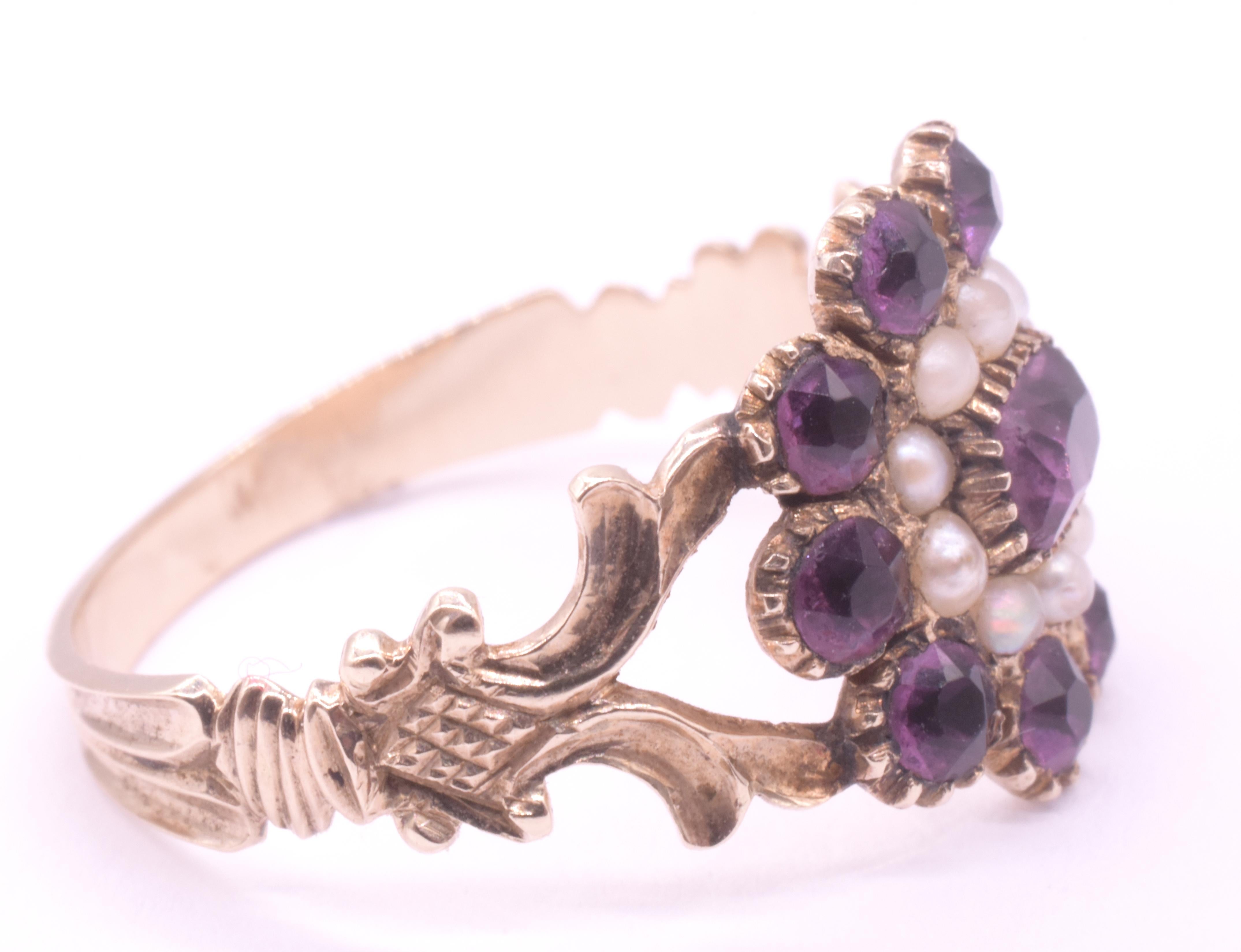 Frühviktorianischer Amethyst- und Perlen-Cluster-Ring im Zustand „Gut“ im Angebot in Baltimore, MD