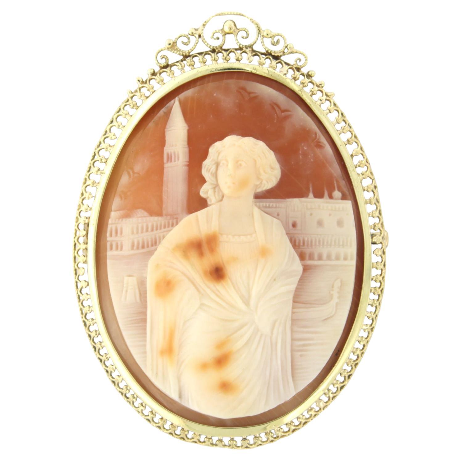 Principios de la época victoriana - Broche con camafeo de oro amarillo de 14 quilates