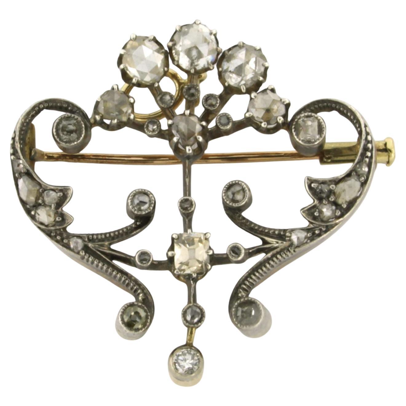 Frühviktorianische Brosche aus 14 Karat Gold und Silber mit Diamanten im Rosenschliff aus alten Minenschliff