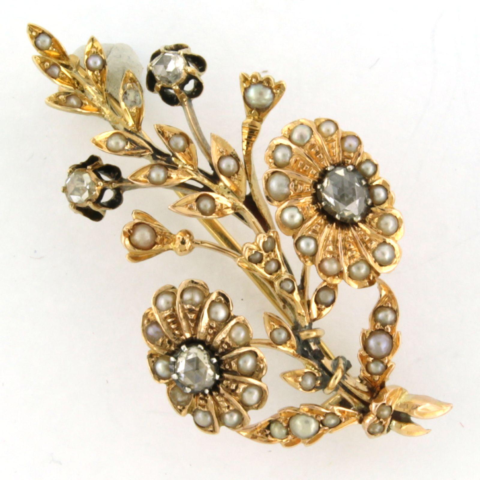 Early Victorian Early victorian brooch with pearls and rose diamond up to 0.20ct 14k yellow gold For Sale