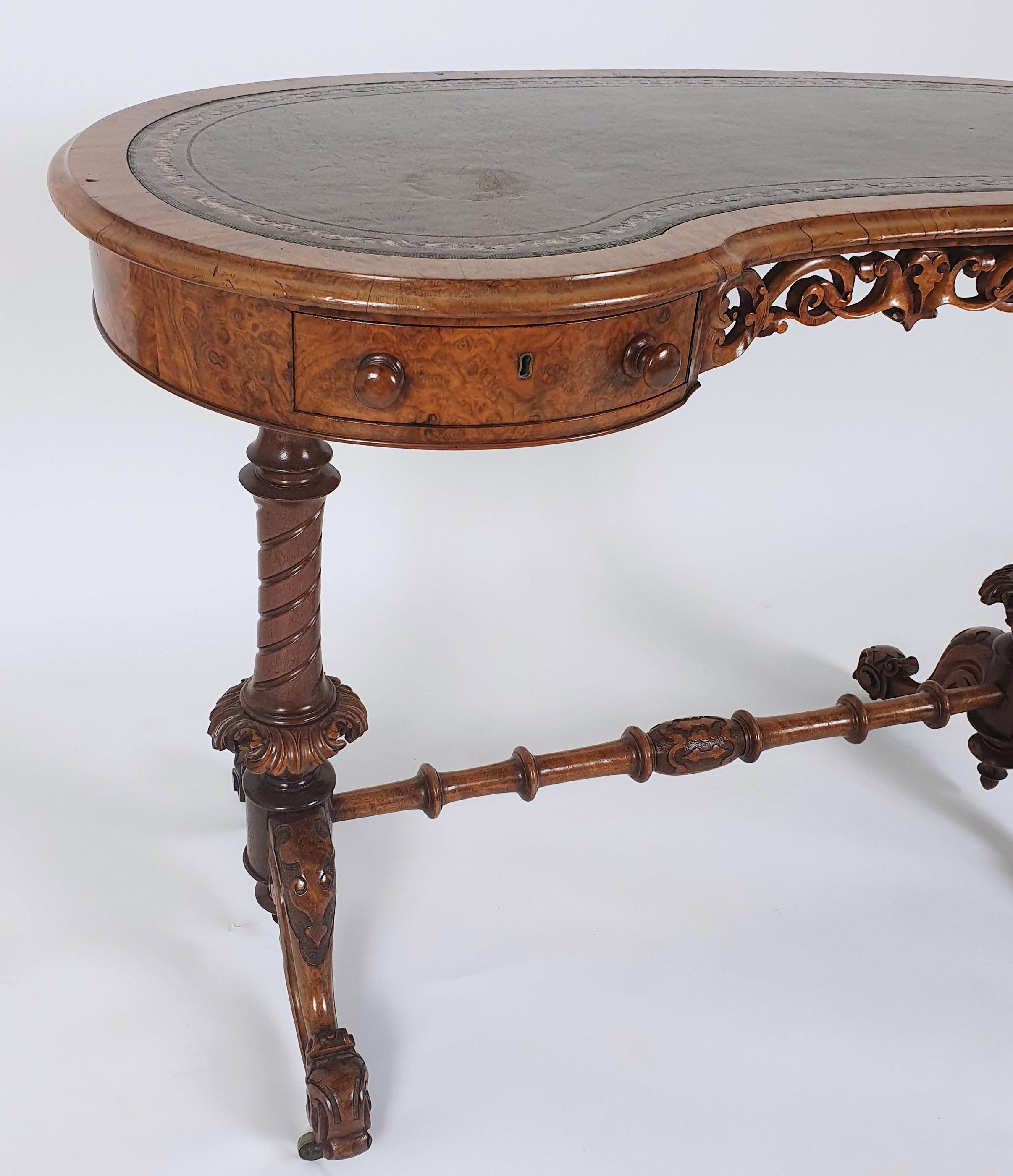 Early Victorian Burr Walnut Kidney Shaped Ladies Writing Table In Good Condition In London, west Sussex
