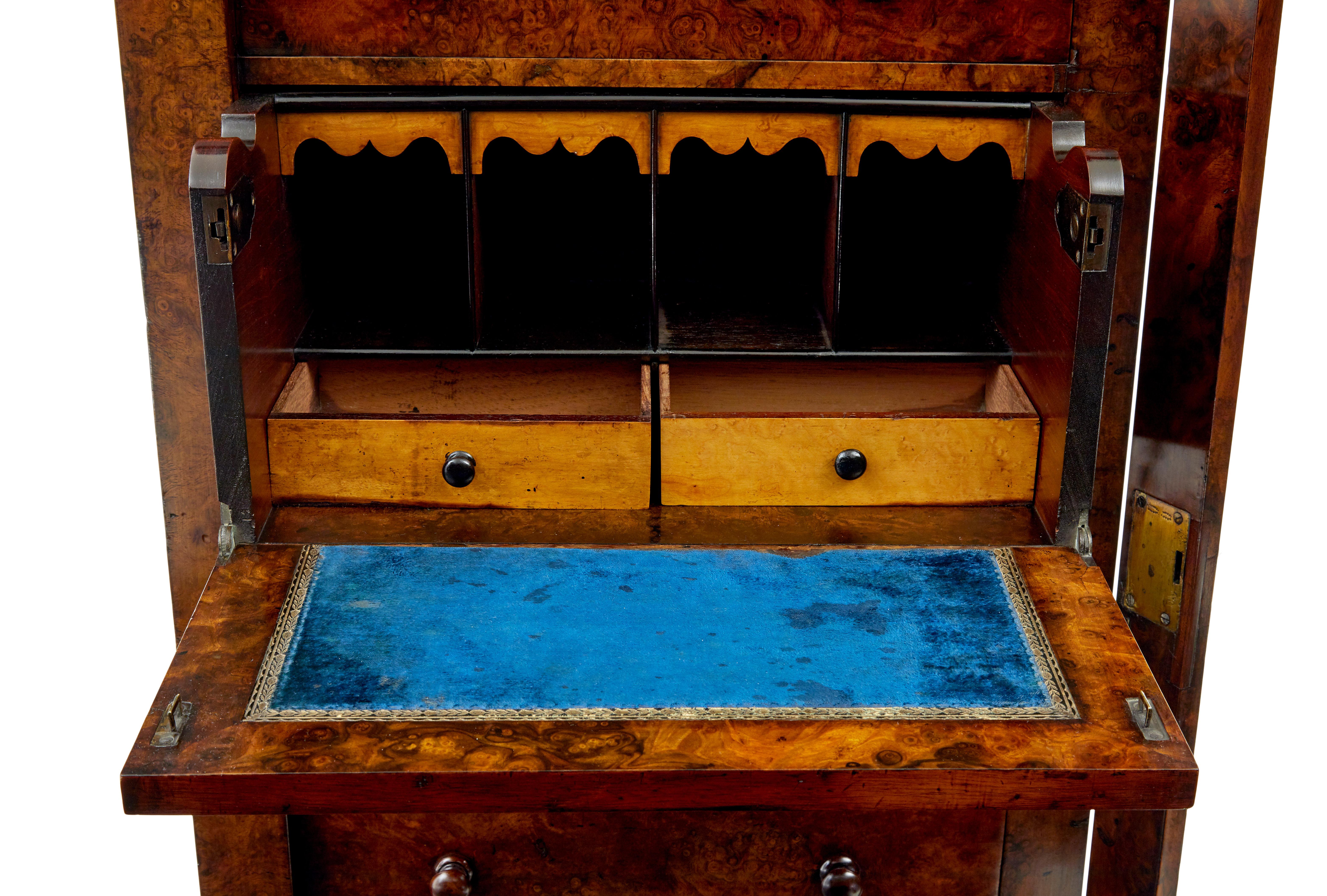 Cassapanca Wellington in radica di noce del primo periodo vittoriano in vendita 2