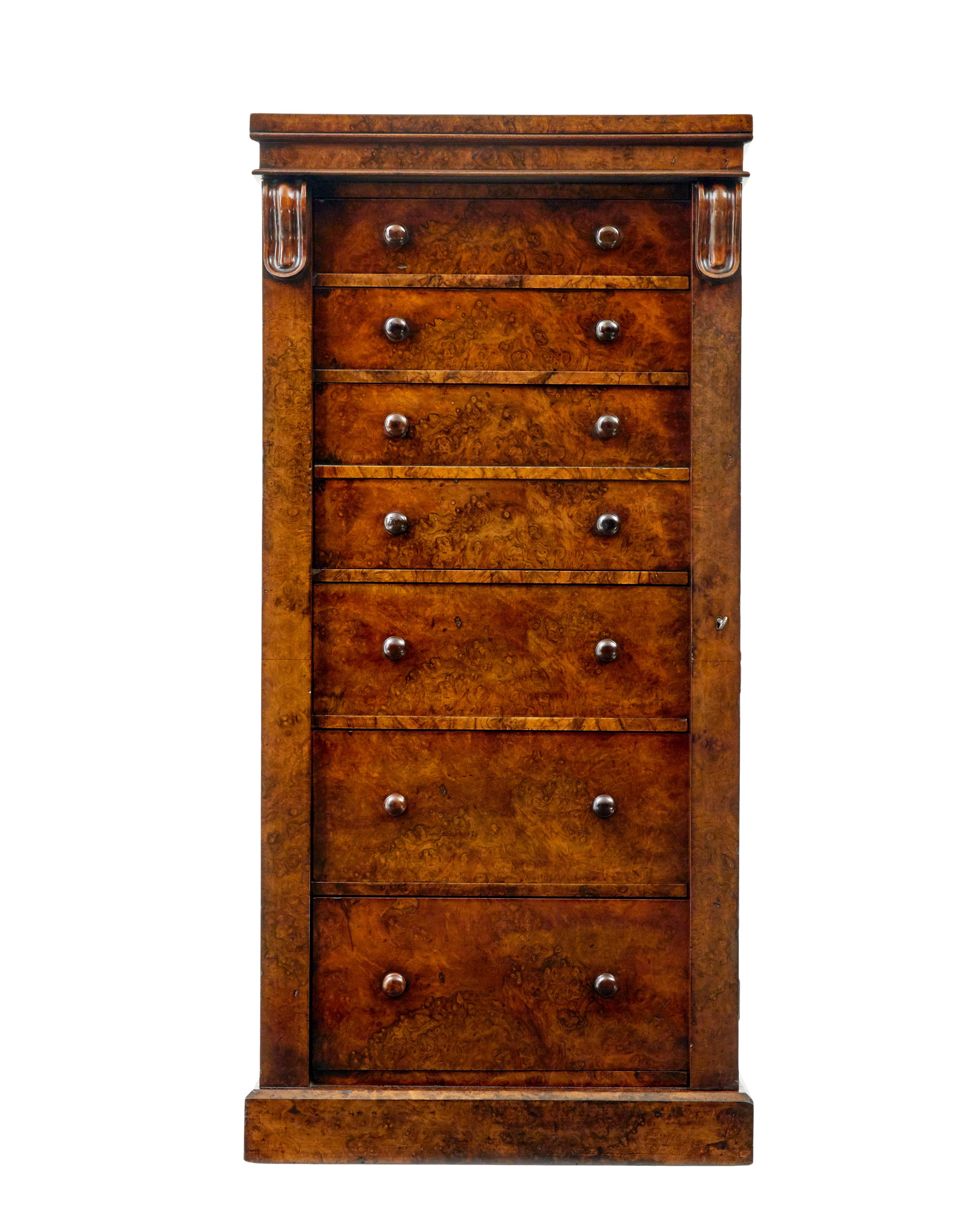 Inglese Cassapanca Wellington in radica di noce del primo periodo vittoriano in vendita