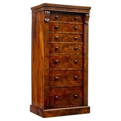 Commodes and Chests of Drawers