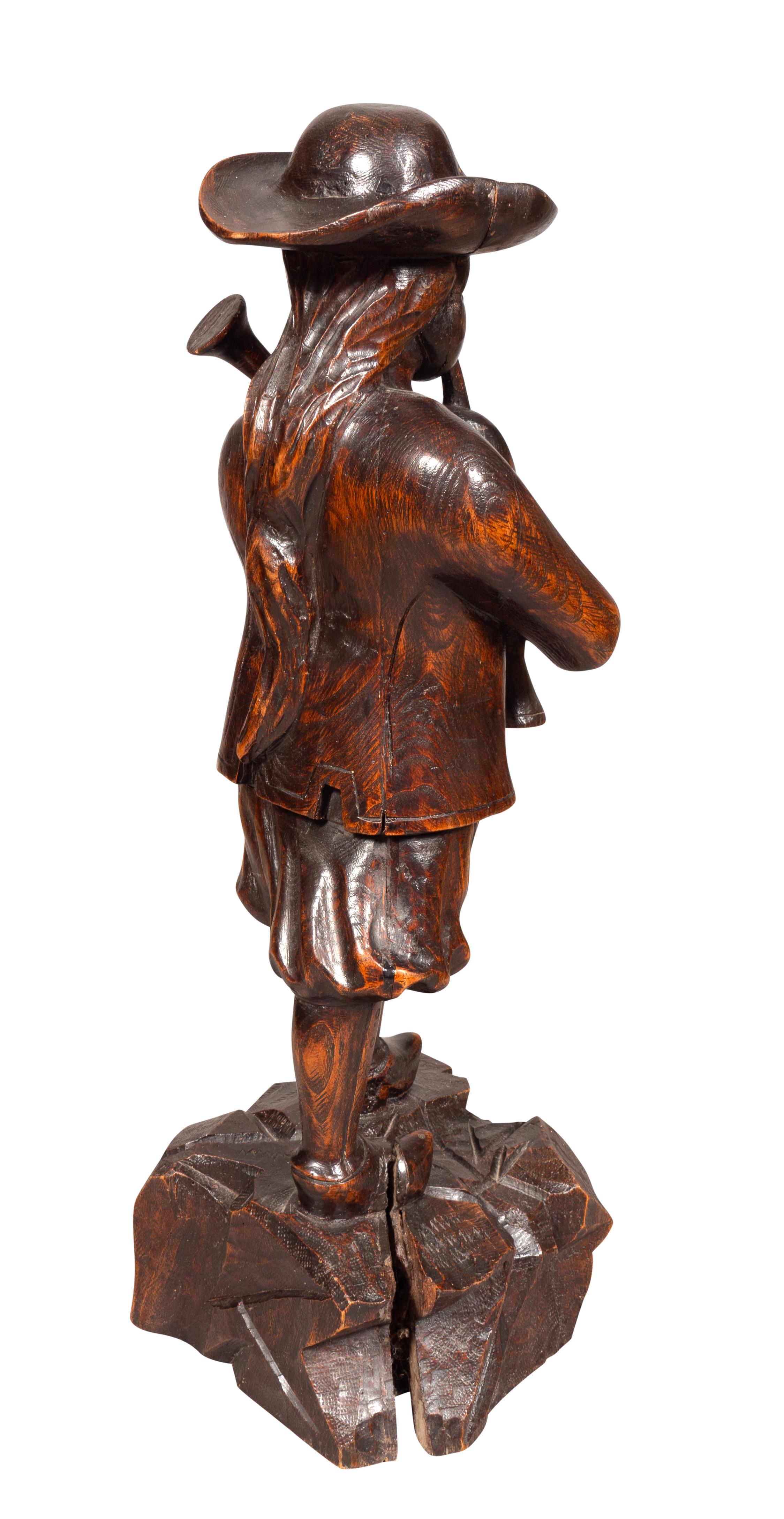 Early Victorian Carving Of A Bagpiper In Good Condition For Sale In Essex, MA