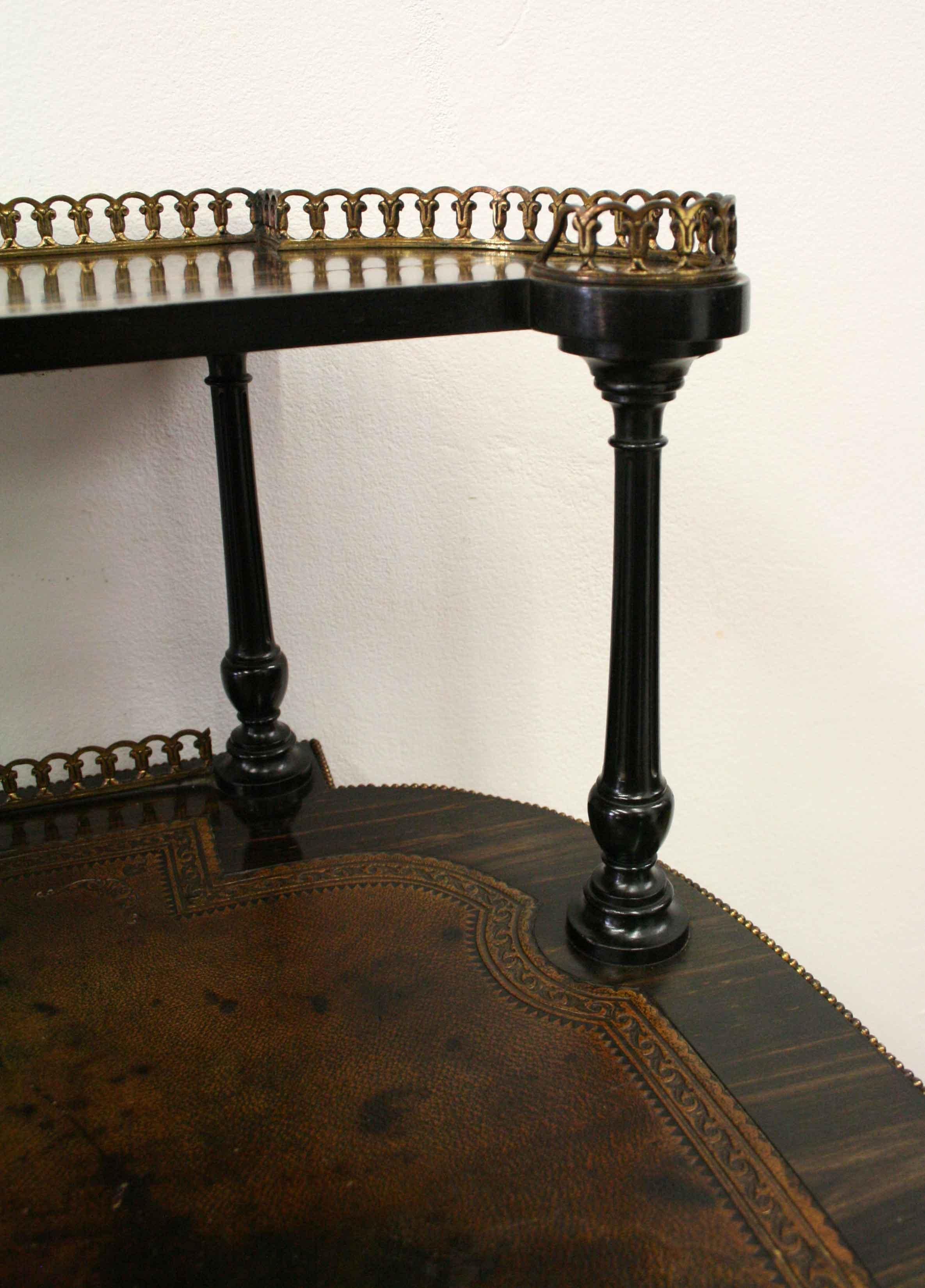Early Victorian Coromandel Writing Table In Good Condition For Sale In Edinburgh, GB