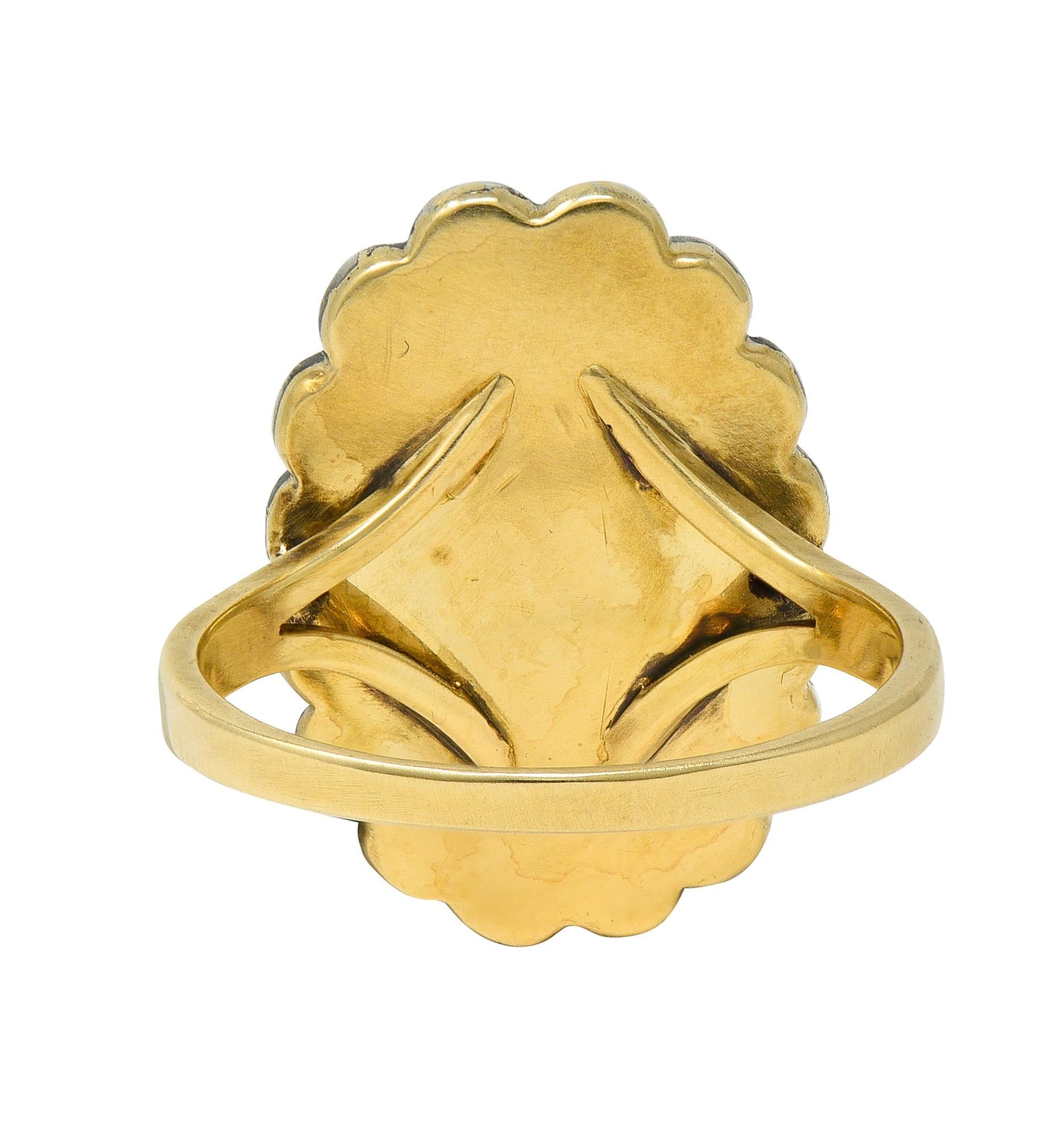 Cabochon Anello aureola antico vittoriano con diamante e turchese, argento e oro giallo 14 carati in vendita