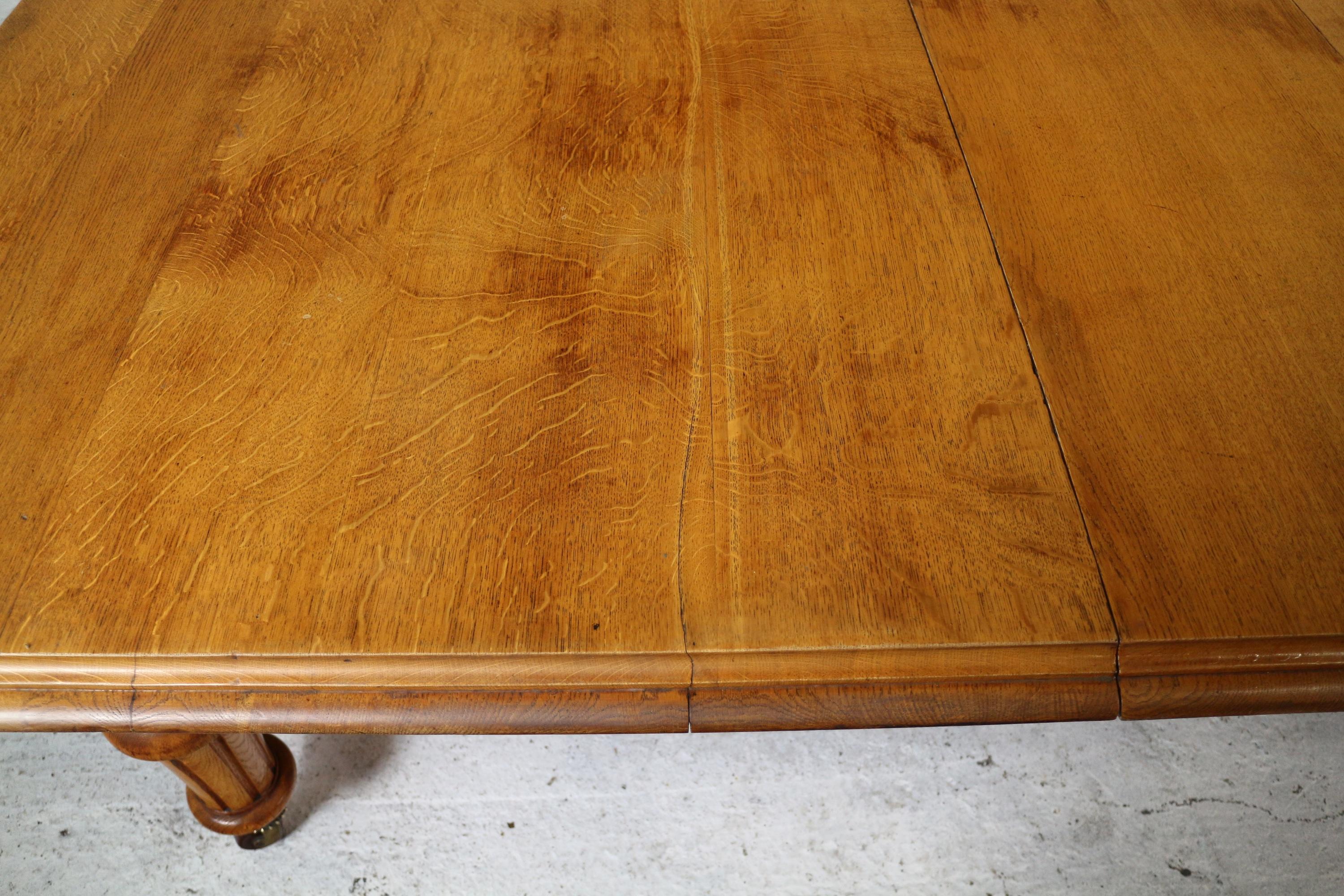 Early Victorian Extra Wide Oak Dining Table and Six Leaves, Seats 18 For Sale 4