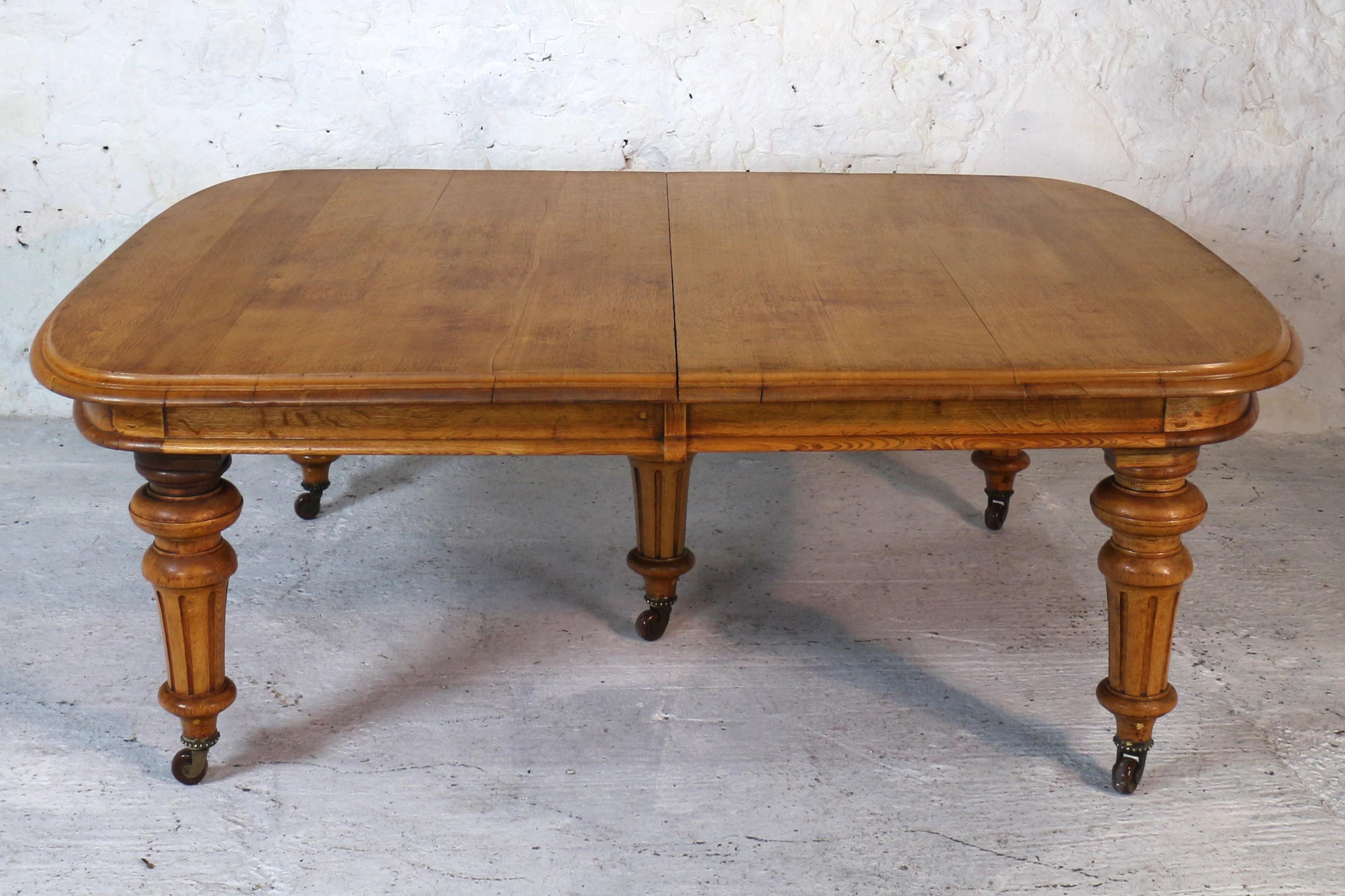 Early Victorian Extra Wide Oak Dining Table and Six Leaves, Seats 18 For Sale 7