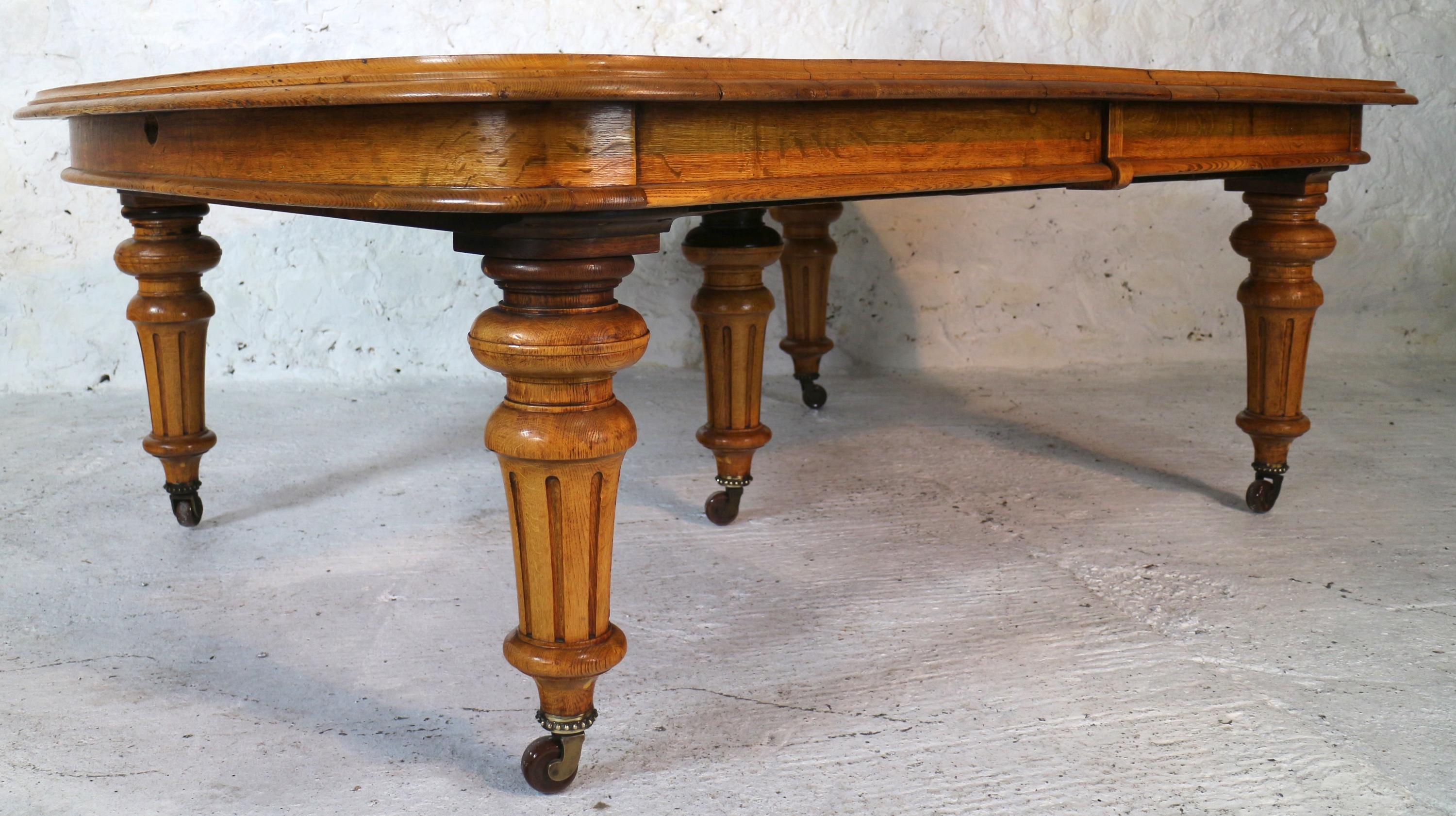 Early Victorian Extra Wide Oak Dining Table and Six Leaves, Seats 18 For Sale 10