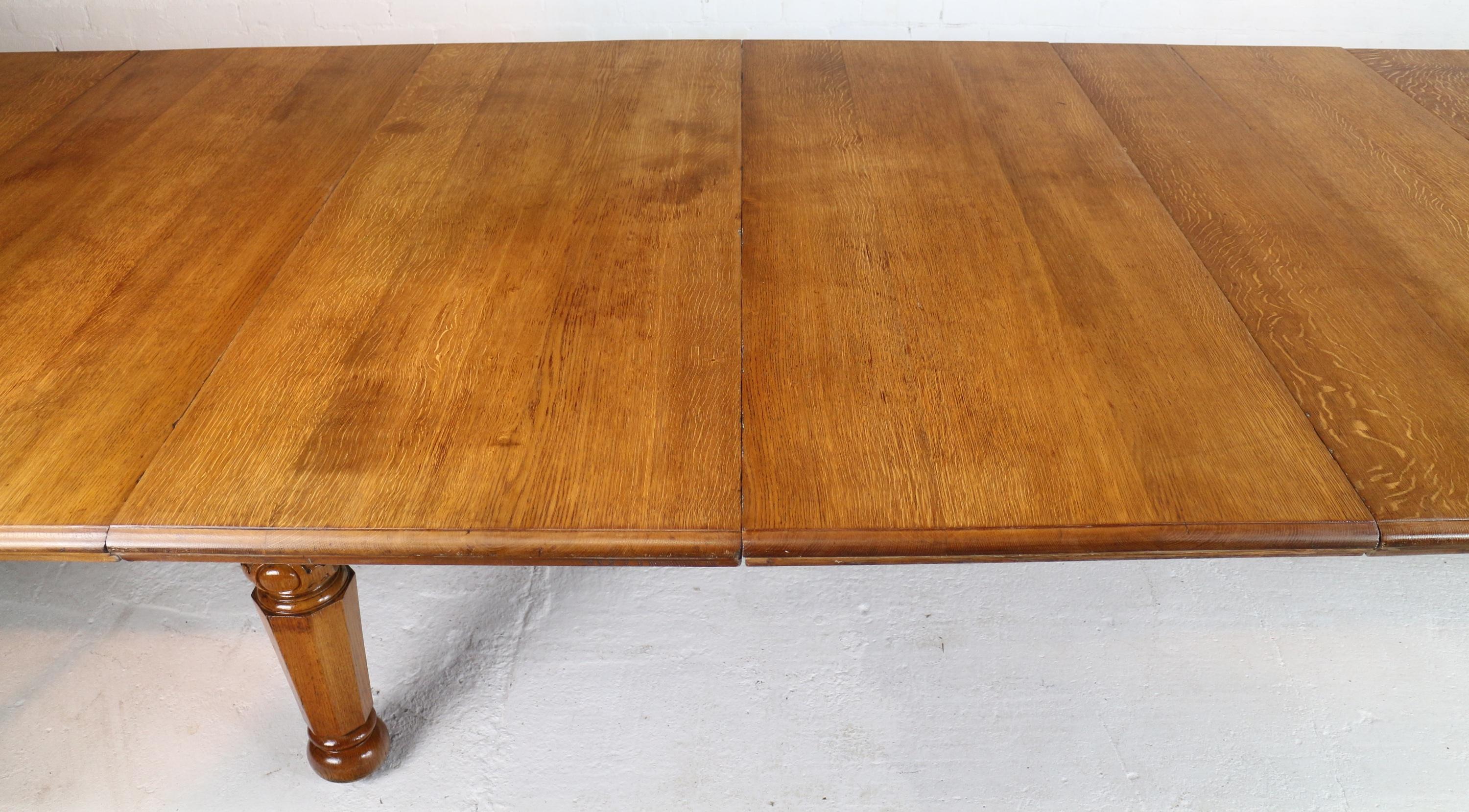 Early Victorian Extra Wide Oak Extending Dining Table and 7 Leaves 9