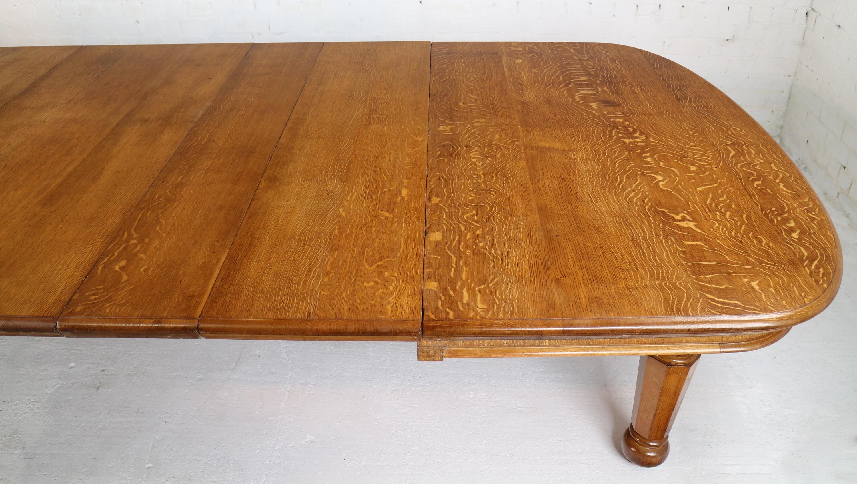 Early Victorian Extra Wide Oak Extending Dining Table and 7 Leaves 10