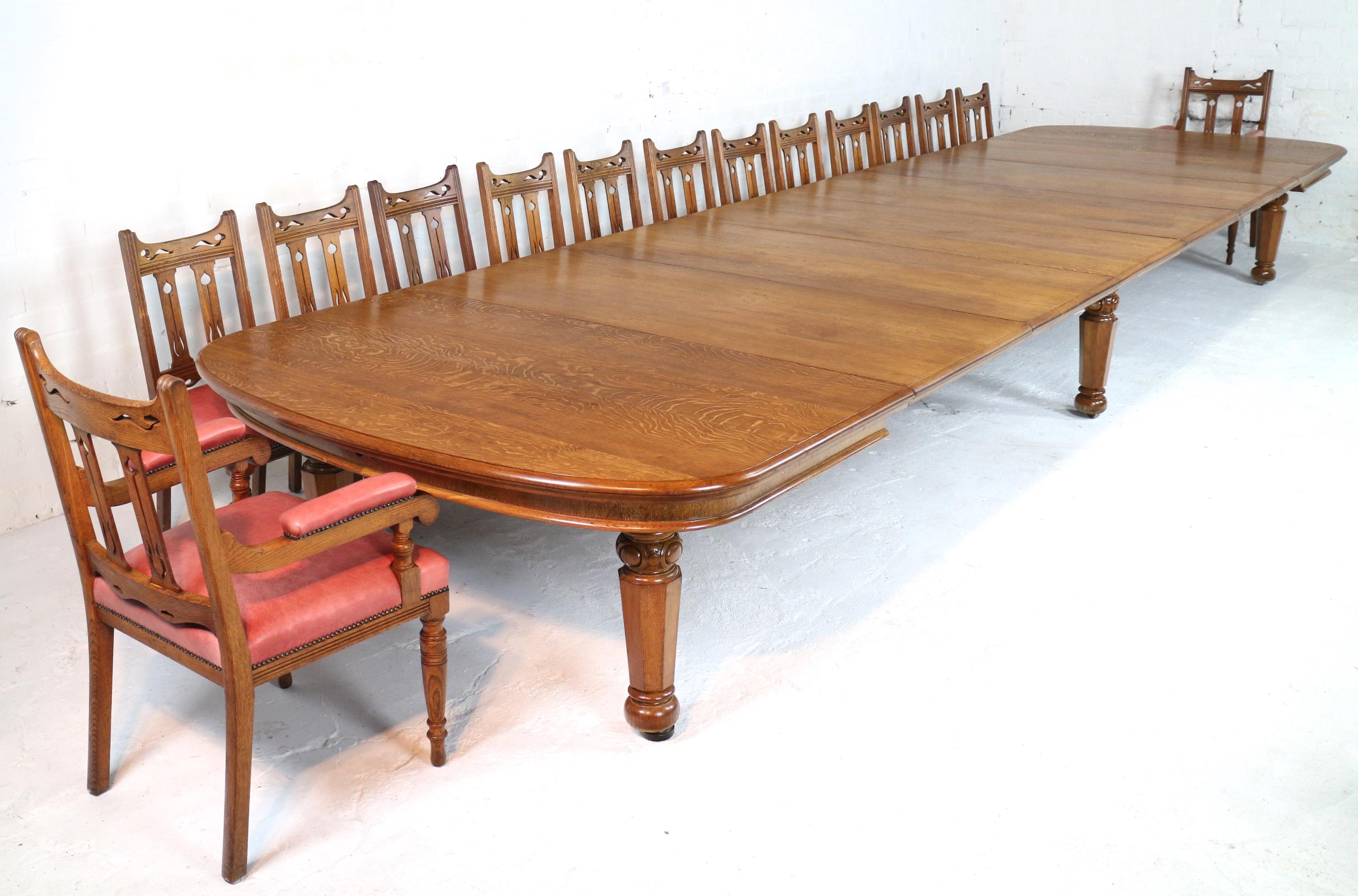 Mid-19th Century Early Victorian Extra Wide Oak Extending Dining Table and 7 Leaves