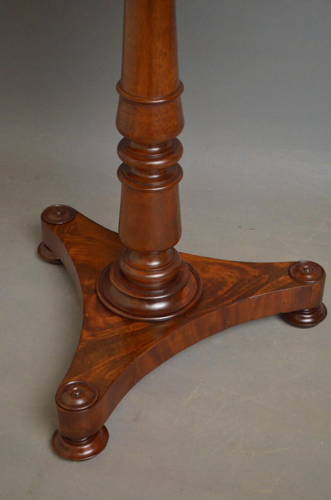 Early Victorian Flamed Mahogany Occasional Table 1