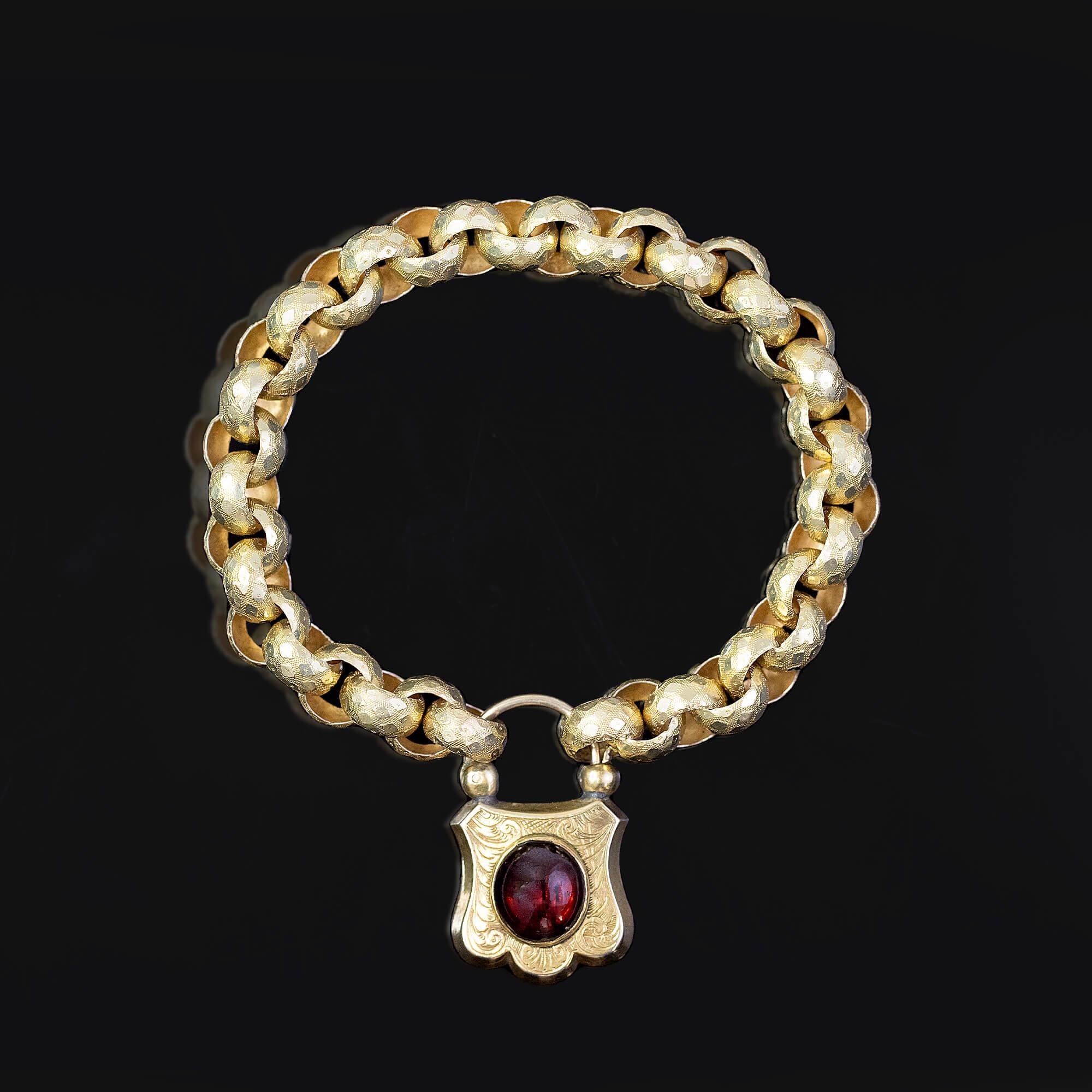 Early Victorian Garnet Set Padlock Bracelet Circa 1840s For Sale 3