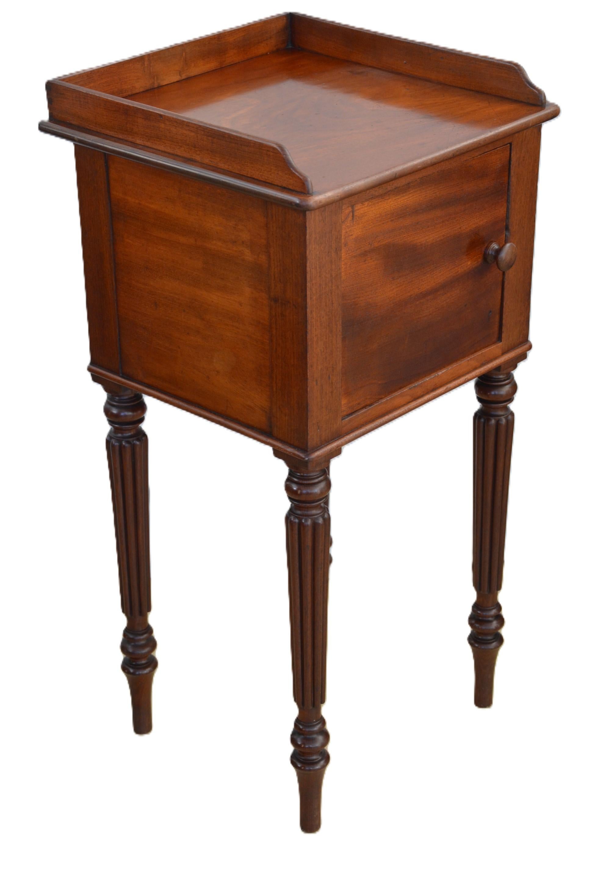 Cabinet de chevet Gillows en acajou du début de l'époque victorienne, vers 1850 en vente 10