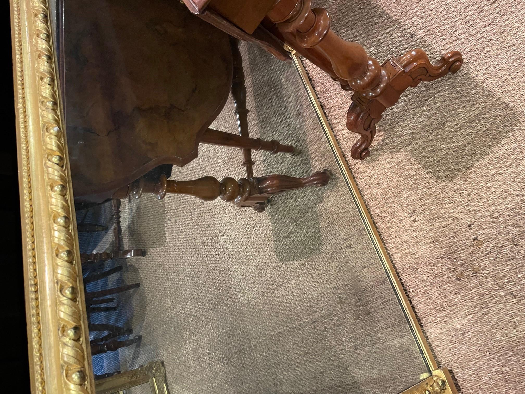 Miroir mural en bois doré du début de l'époque victorienne en vente 5