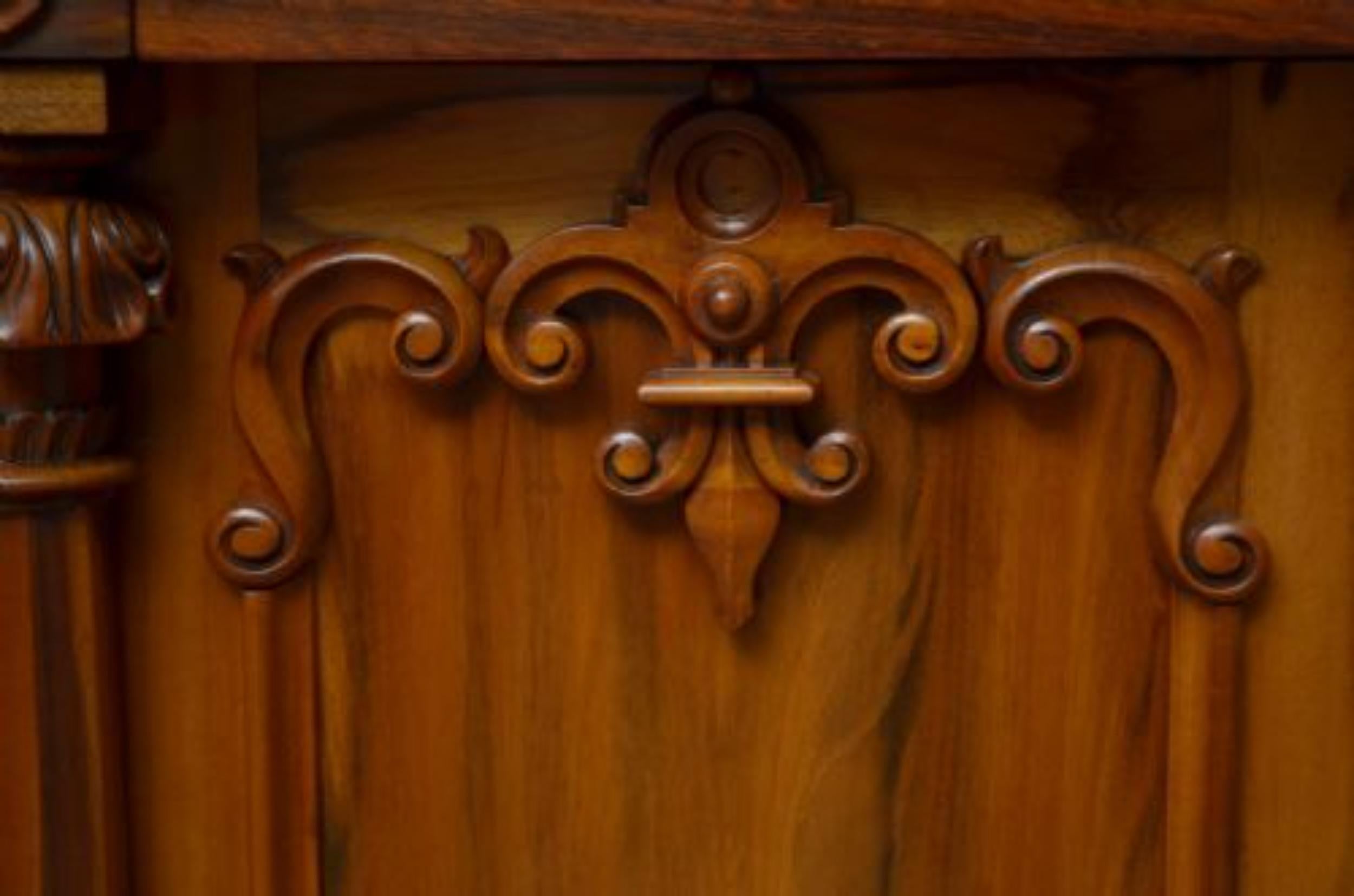 Early Victorian Goncalo Alves Chiffonier For Sale 2