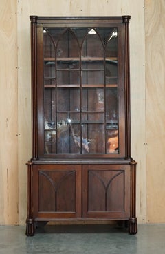 EARLY VICTORIAN GOTHiC REVIVAL ASTRAL GLAZED LIBRARY BOOKCASE WITH STEEPLE GLASS