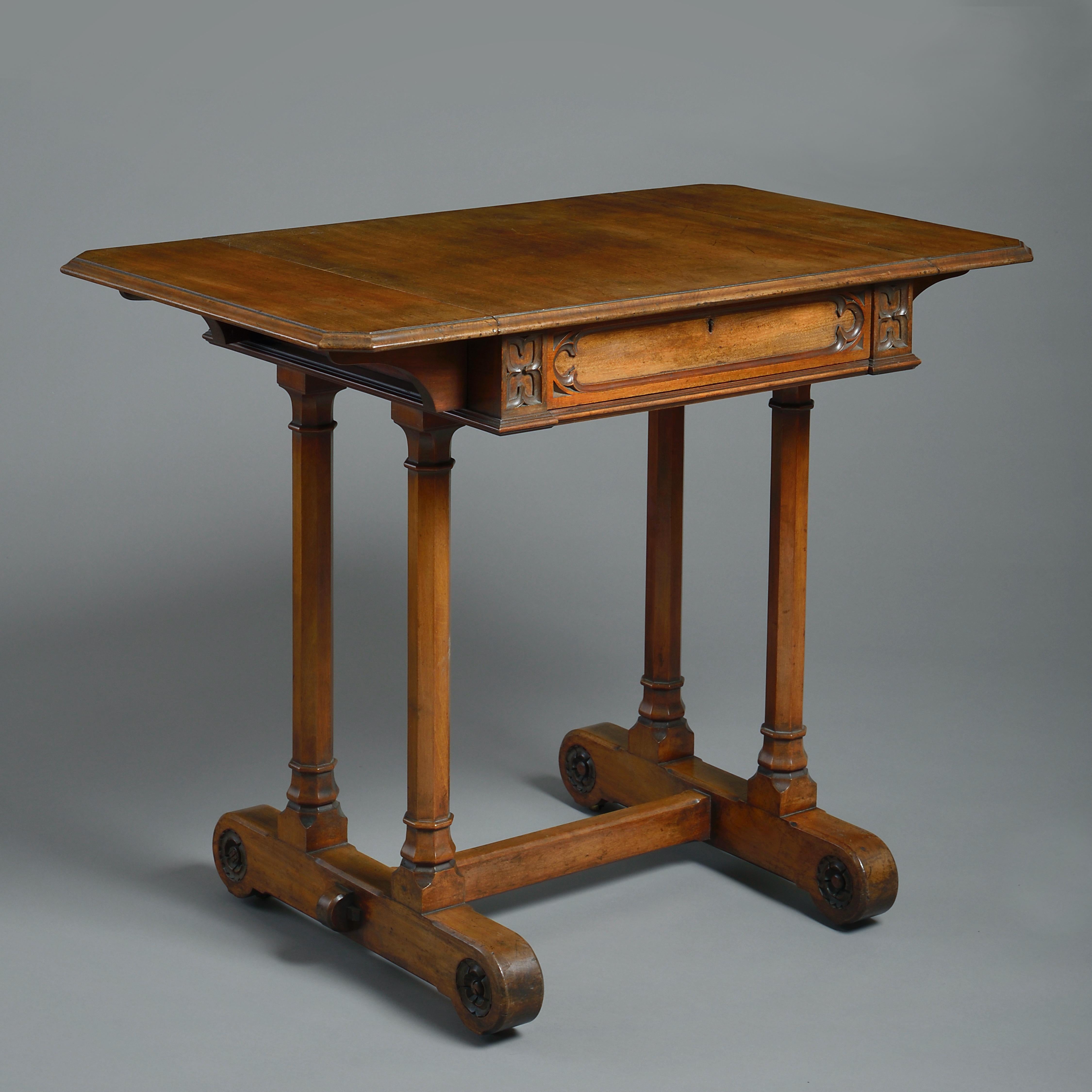 Early Victorian Gothic Walnut Pembroke Table In Good Condition For Sale In London, GB