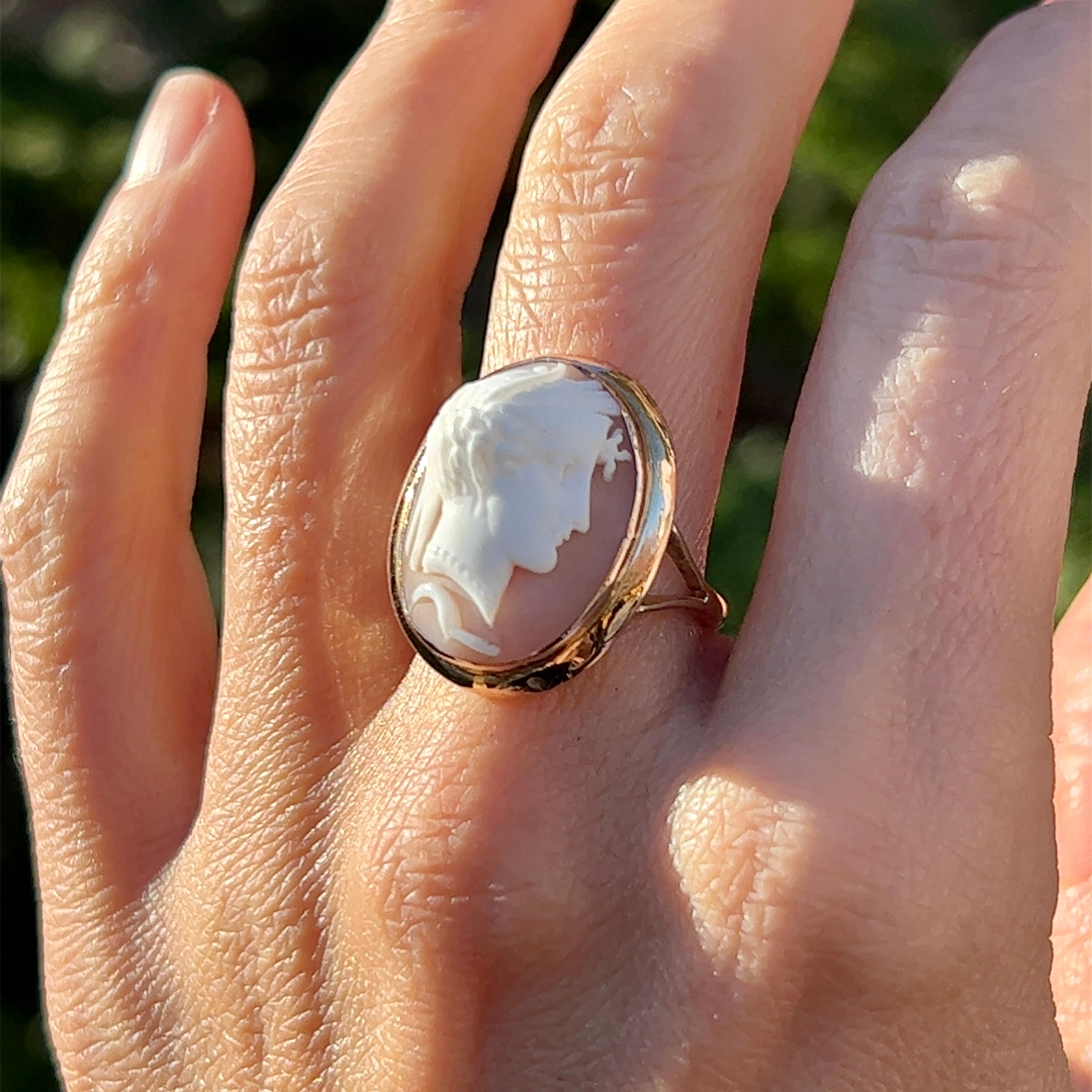 Women's Early Victorian Hard Shell Cameo Ring in 9k Yellow Gold