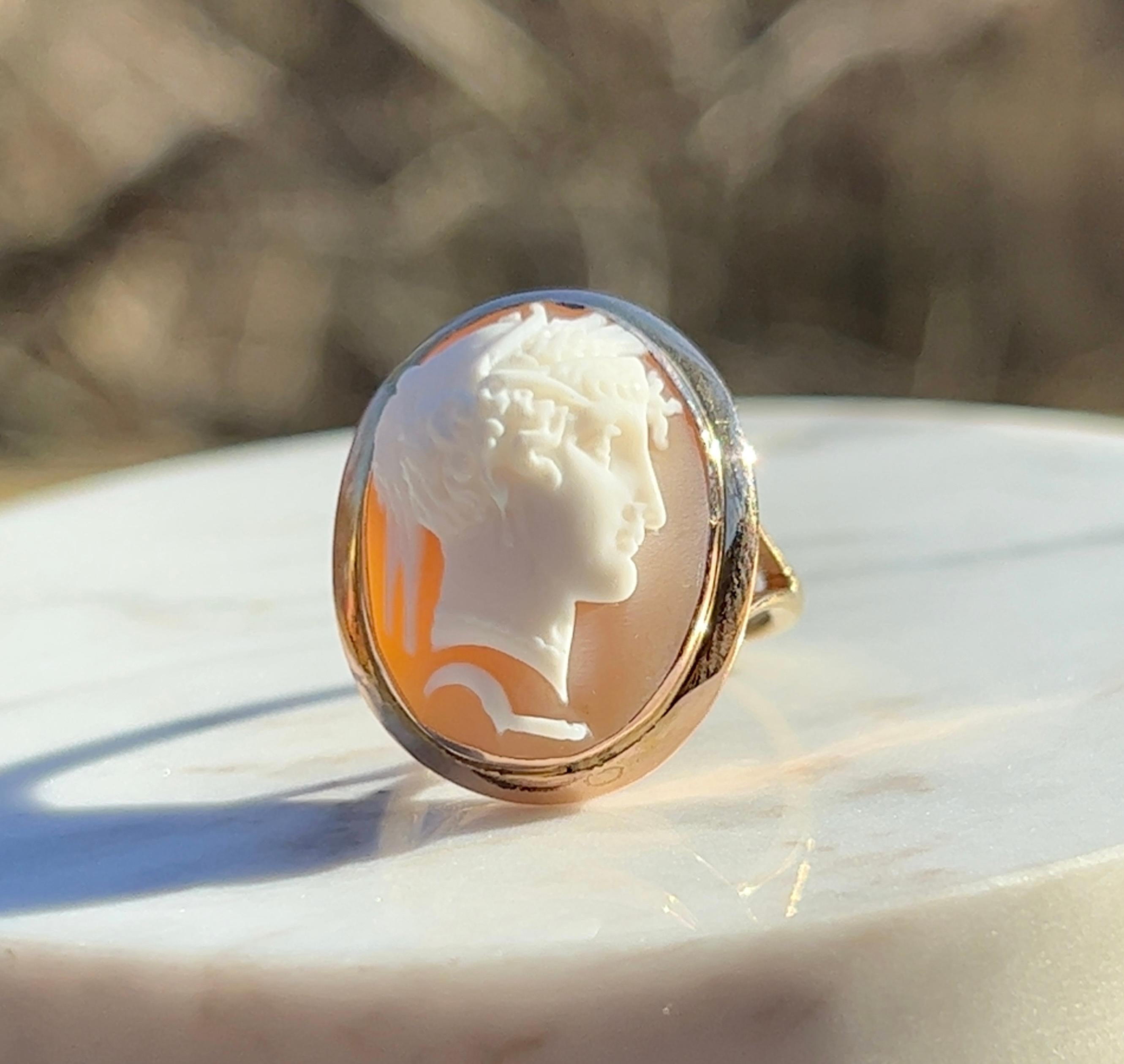 Early Victorian Hard Shell Cameo Ring in 9k Yellow Gold 2