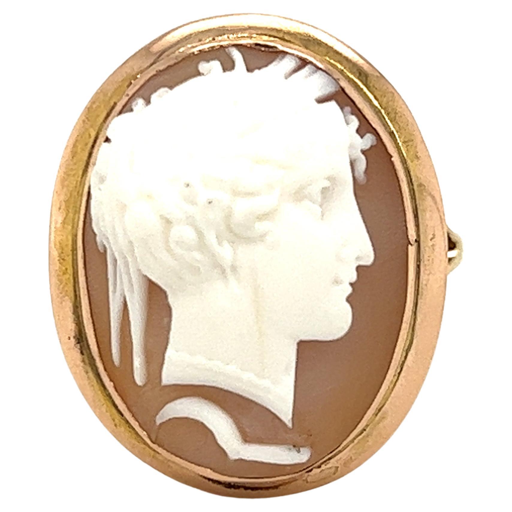 Early Victorian Hard Shell Cameo Ring in 9k Yellow Gold