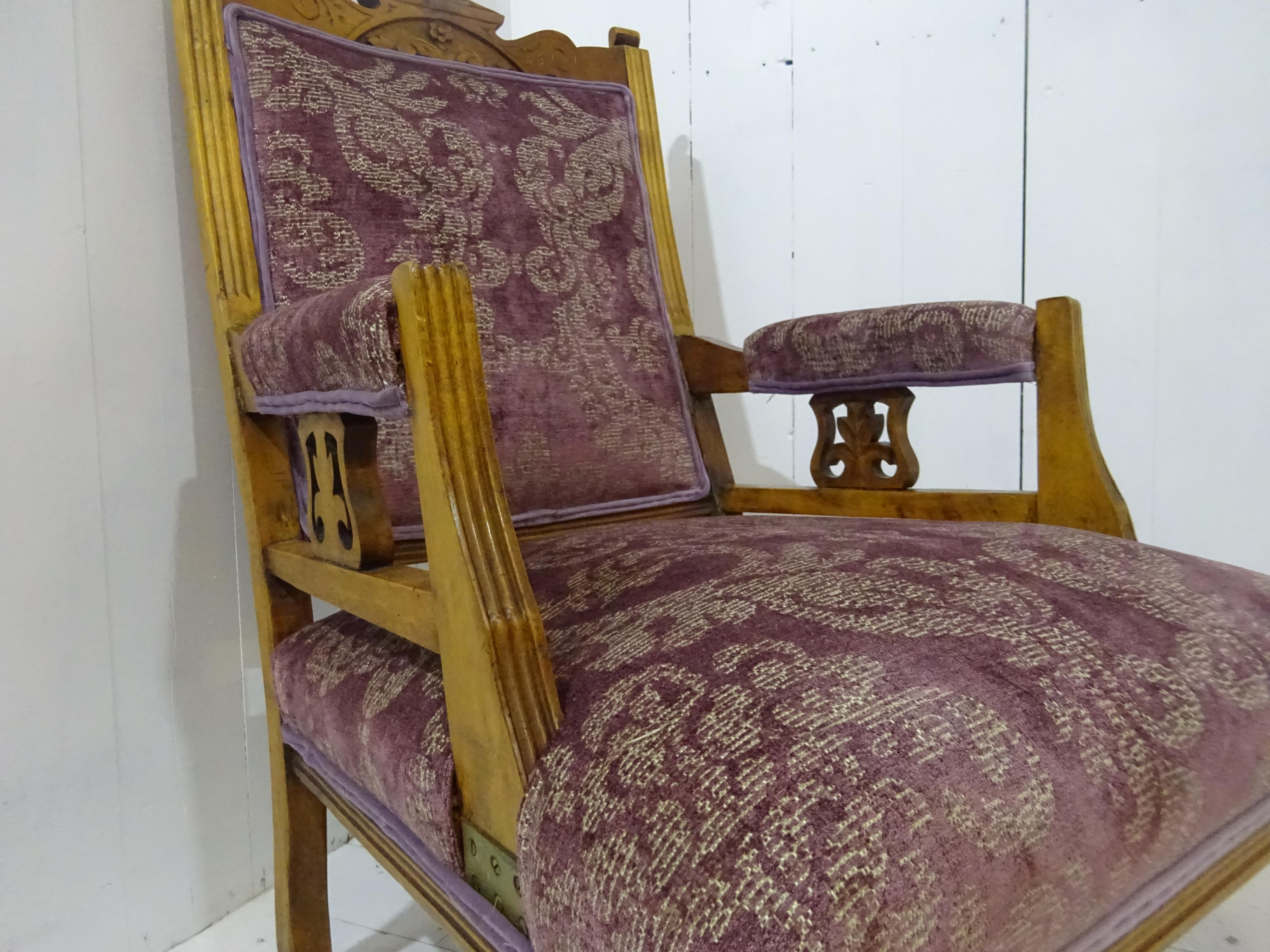 Frühviktorianischer Bibliothekssessel aus geblümter Chenille 2