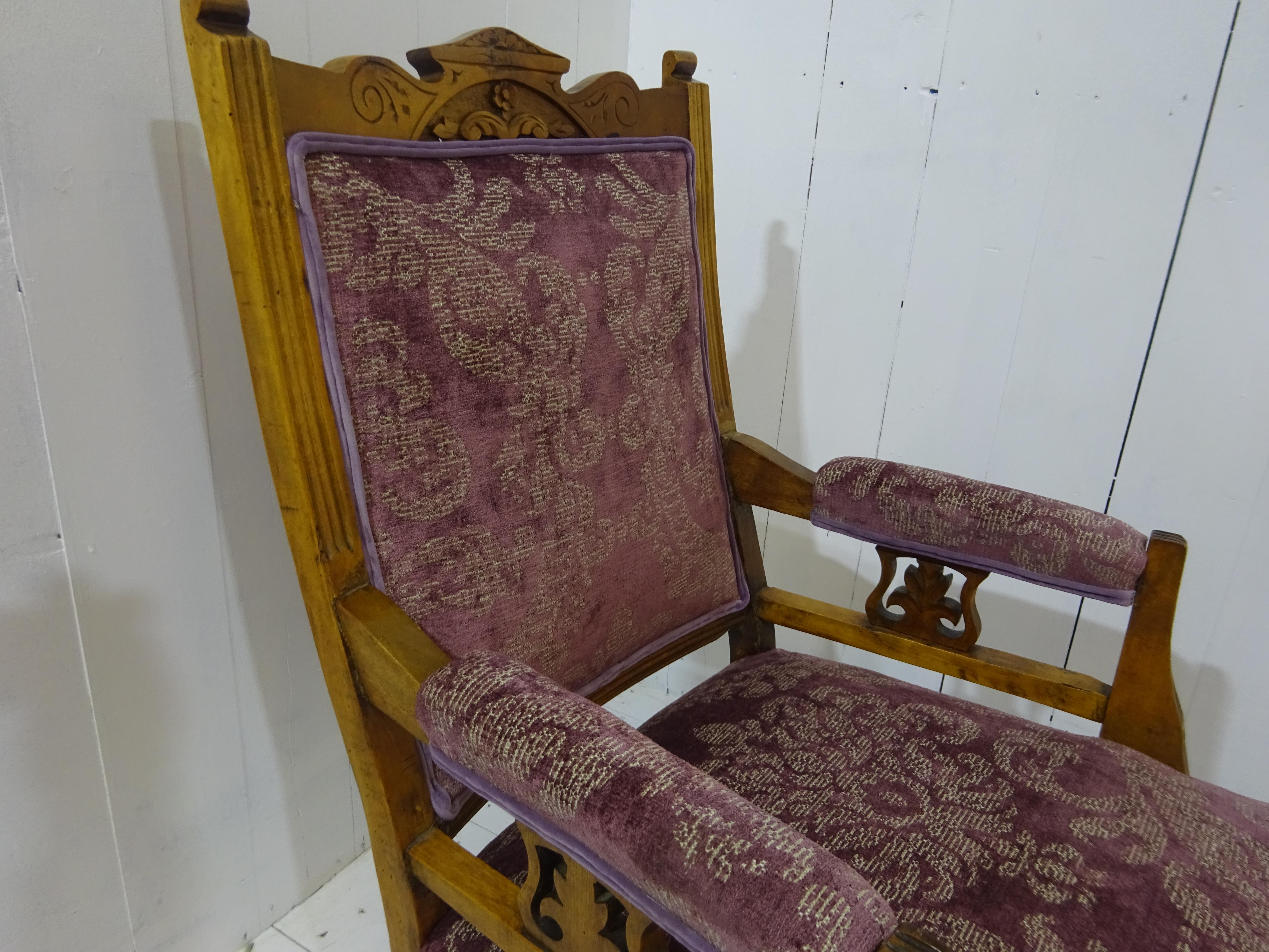 Frühviktorianischer Bibliothekssessel aus geblümter Chenille 9