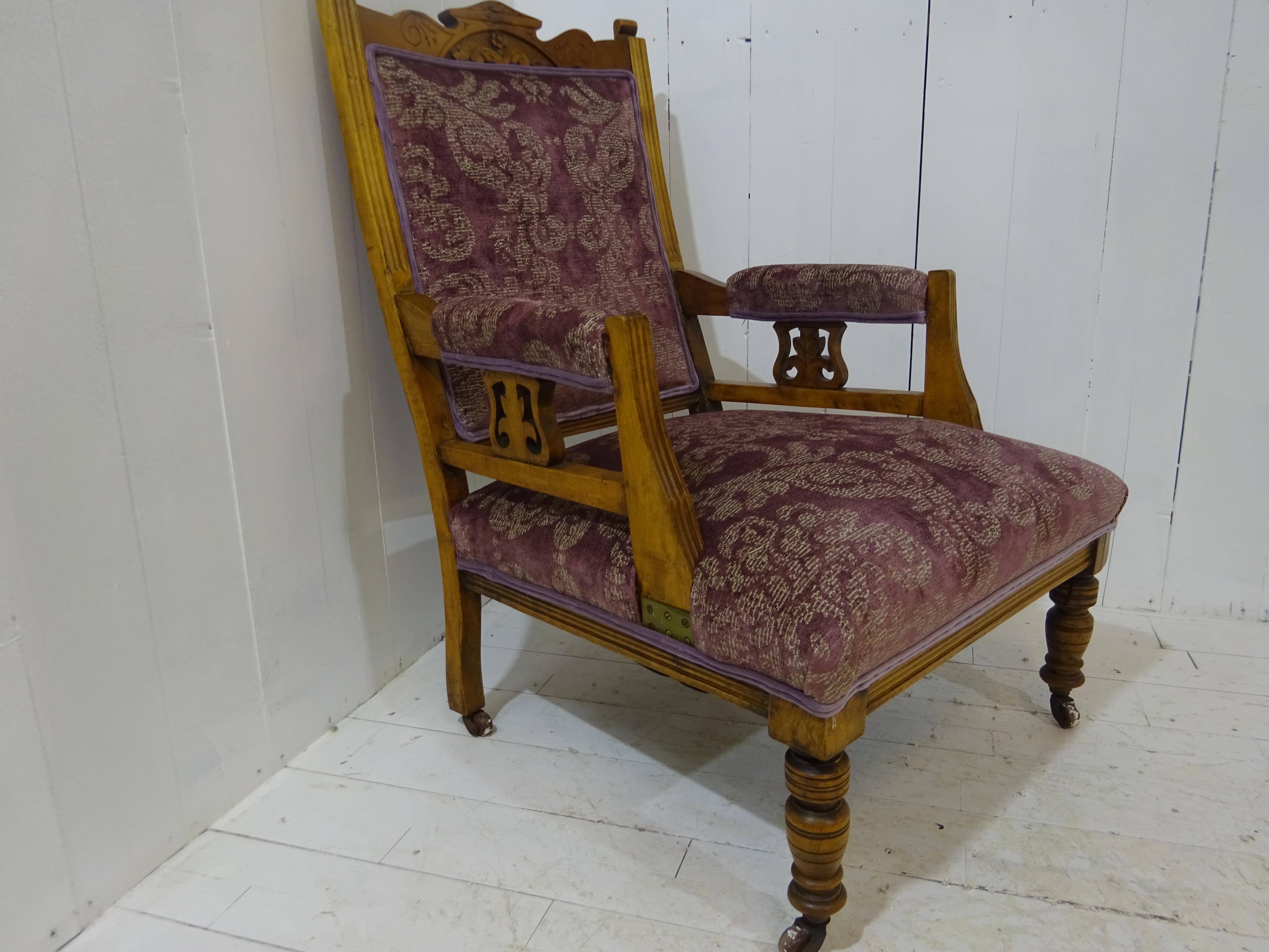 Frühviktorianischer Bibliothekssessel aus geblümter Chenille (Keramik)