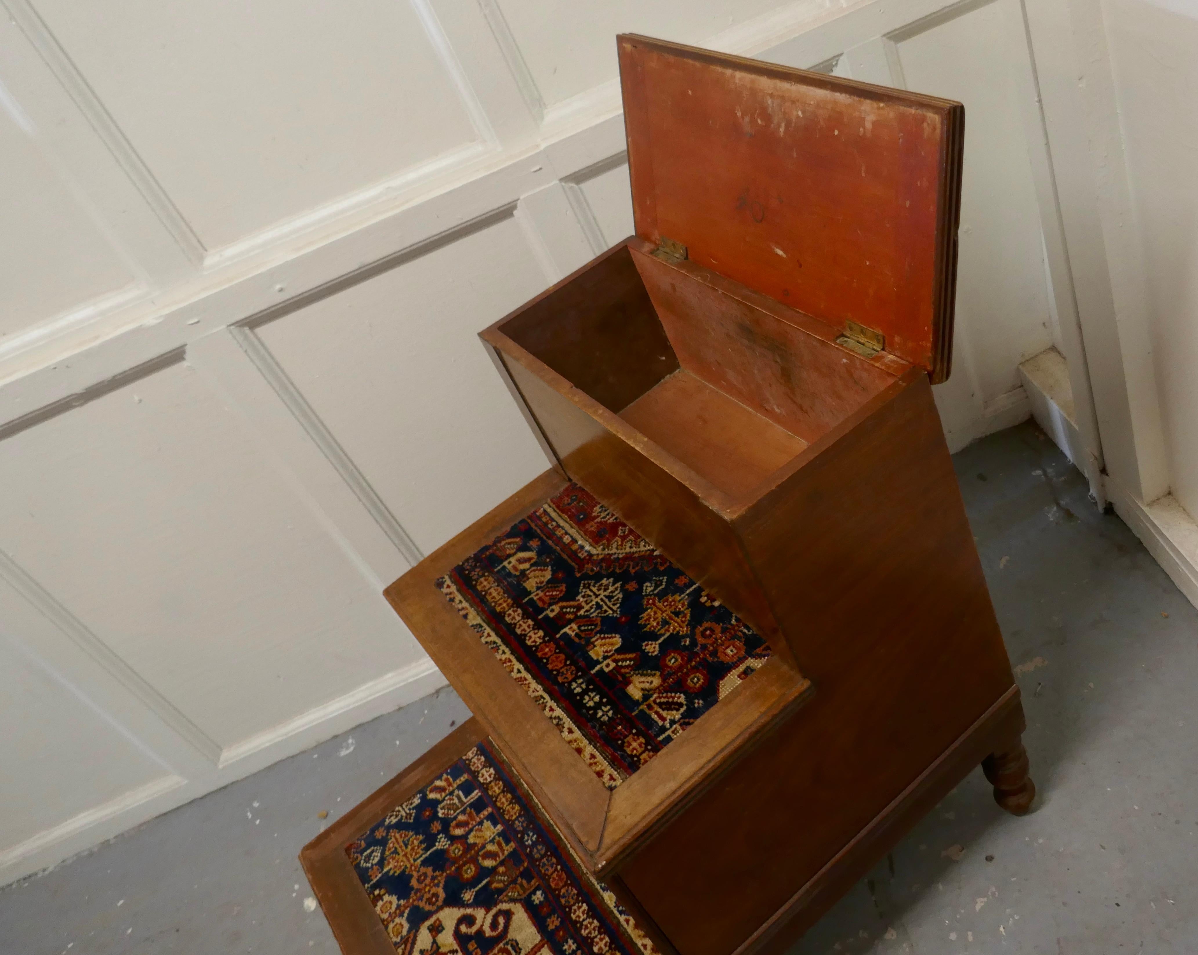 19th Century  Early Victorian Library Steps on Turned Legs For Sale