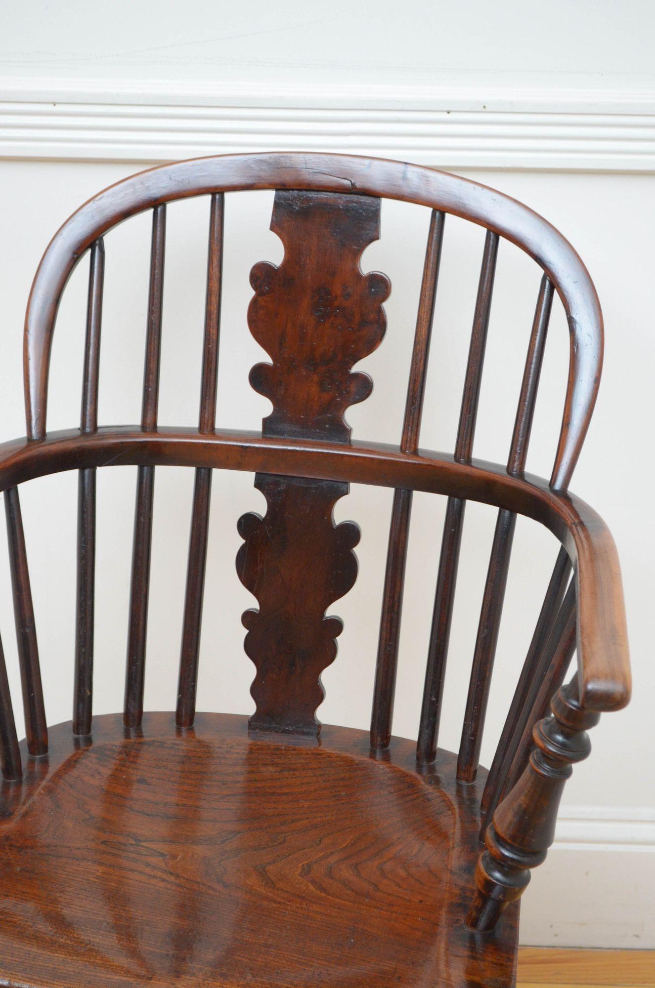 19th Century Early Victorian Low Back Windsor Chair For Sale