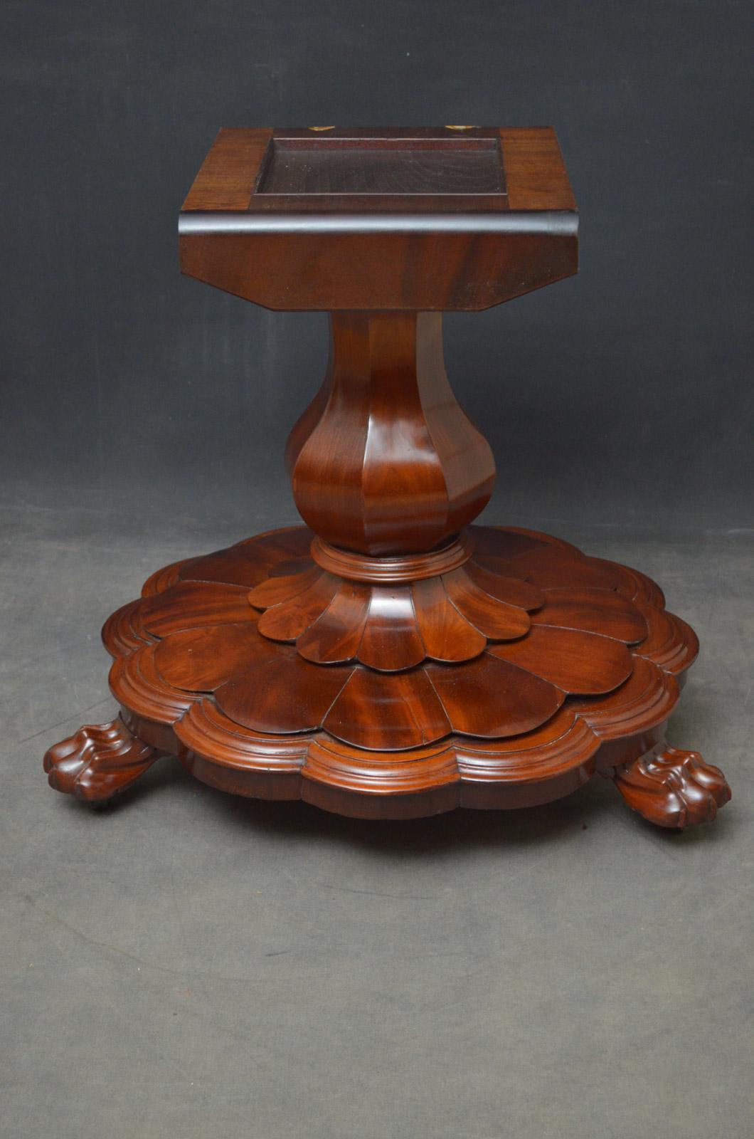 Early Victorian Mahogany Centre Table / Dining Table 2