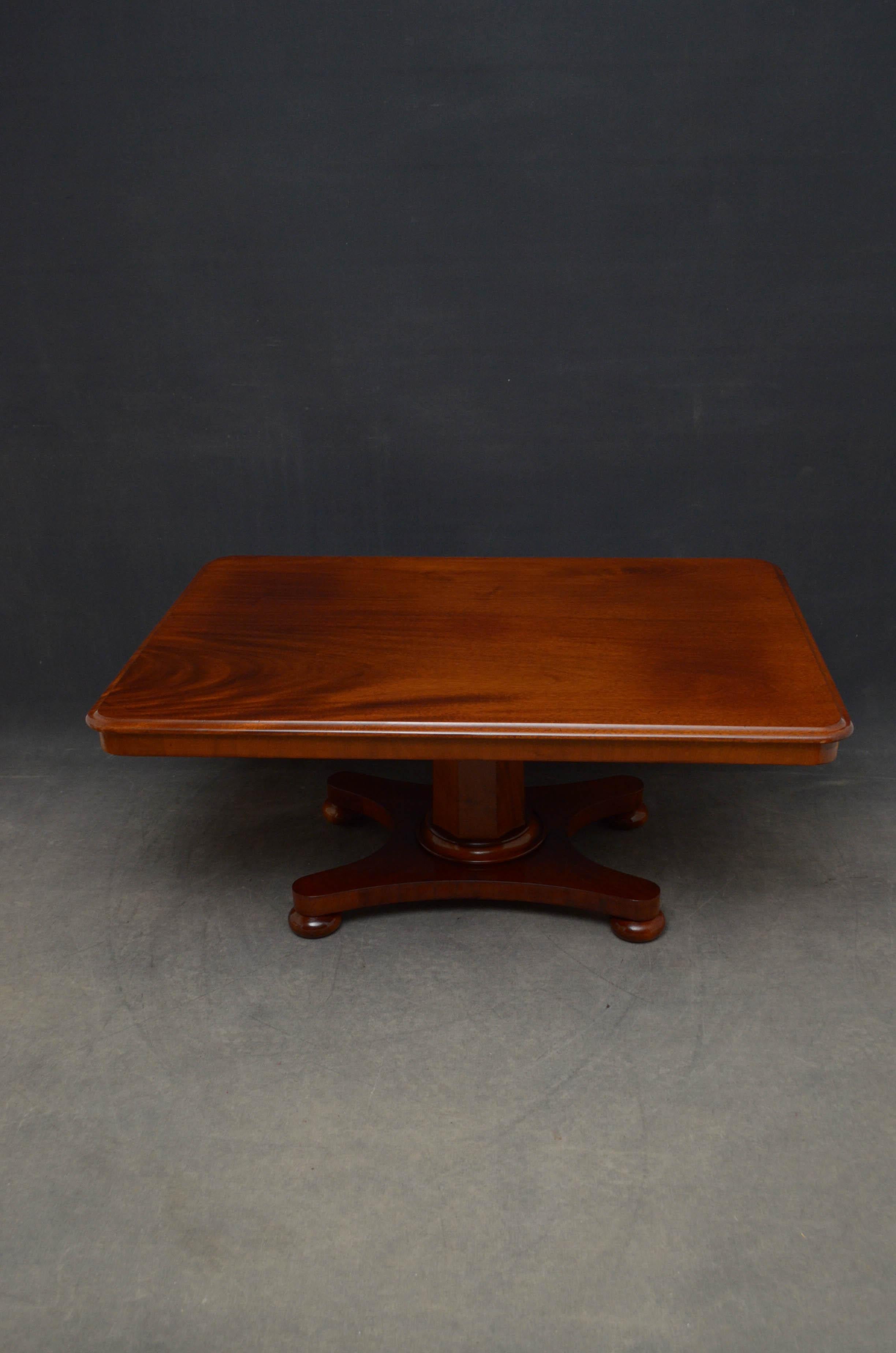 Early Victorian Mahogany Coffee Table In Good Condition In Whaley Bridge, GB