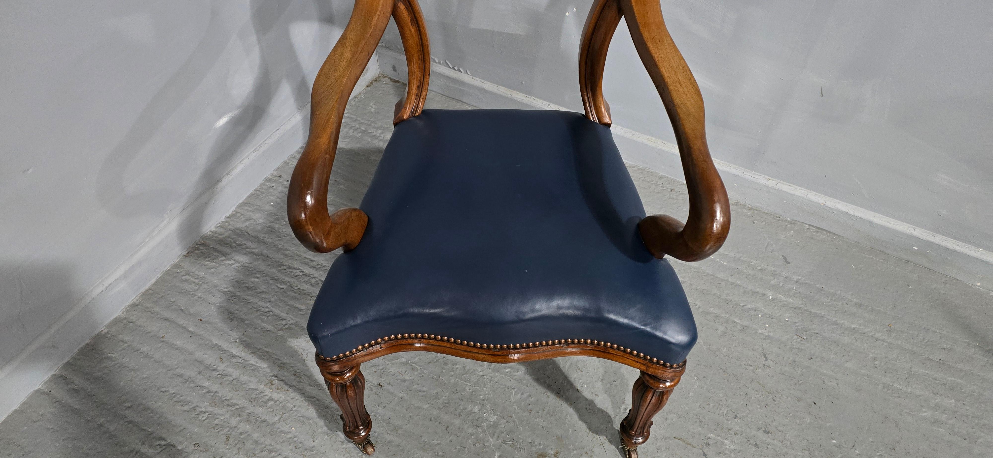 Frühviktorianischer Mahagoni-Schreibtischstuhl (Englisch) im Angebot