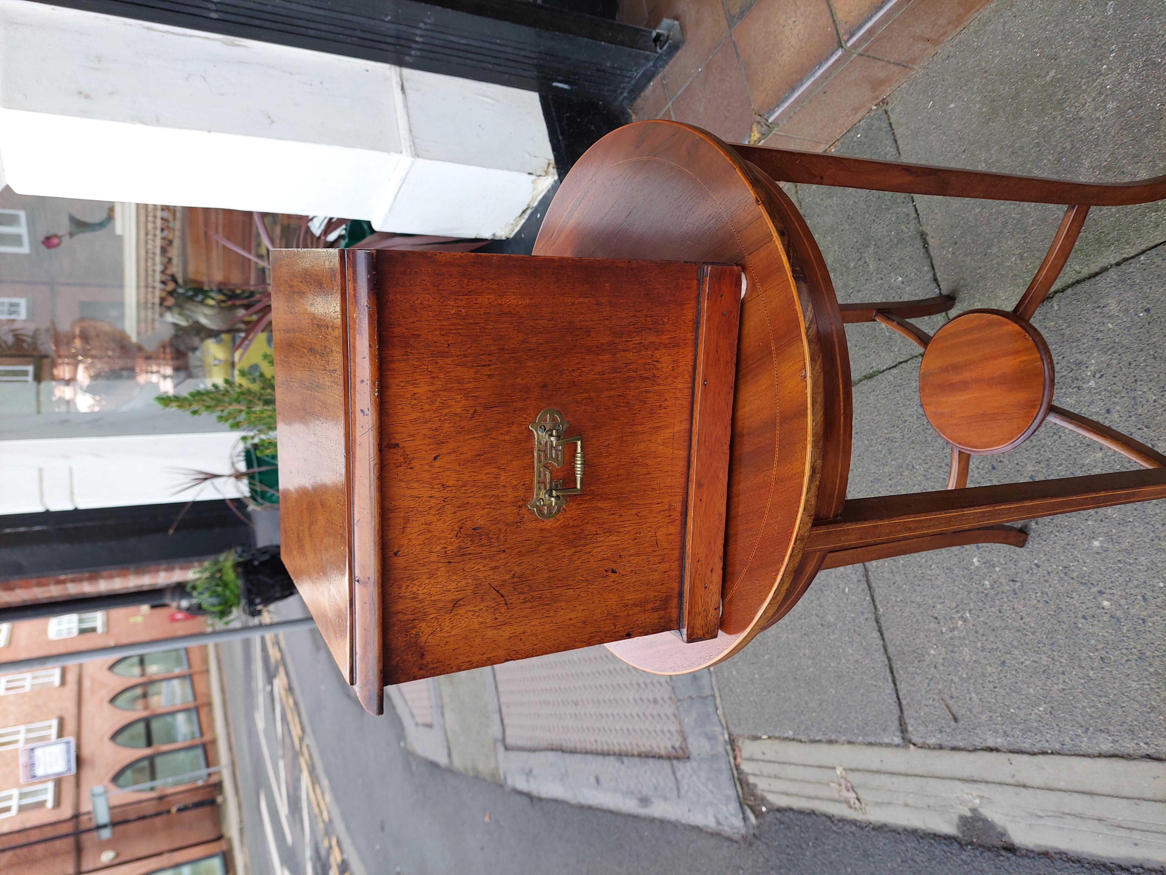 Anglais Cabinet de spécimens de table en acajou du début de l'époque victorienne en vente