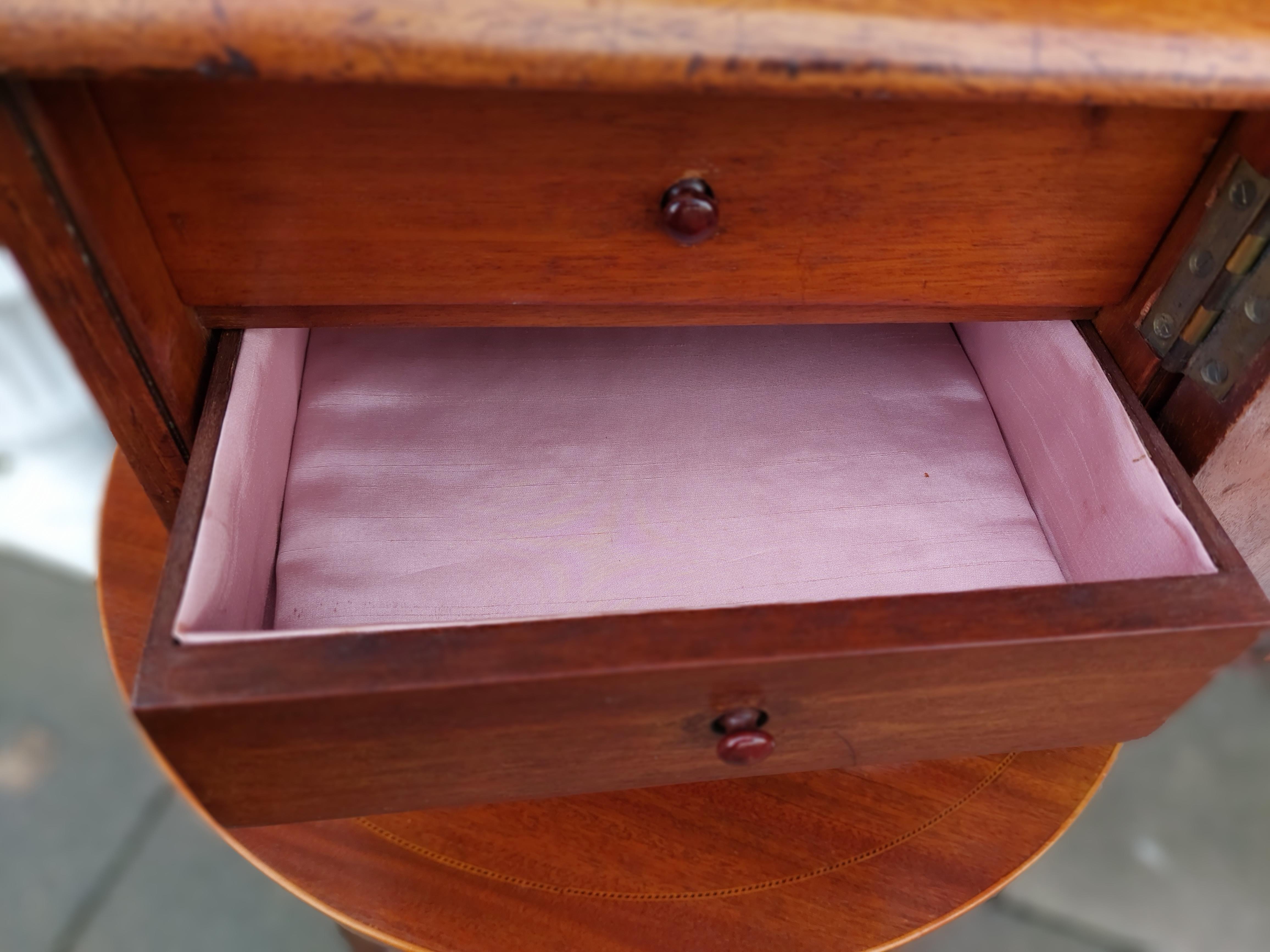 Acajou Cabinet de spécimens de table en acajou du début de l'époque victorienne en vente