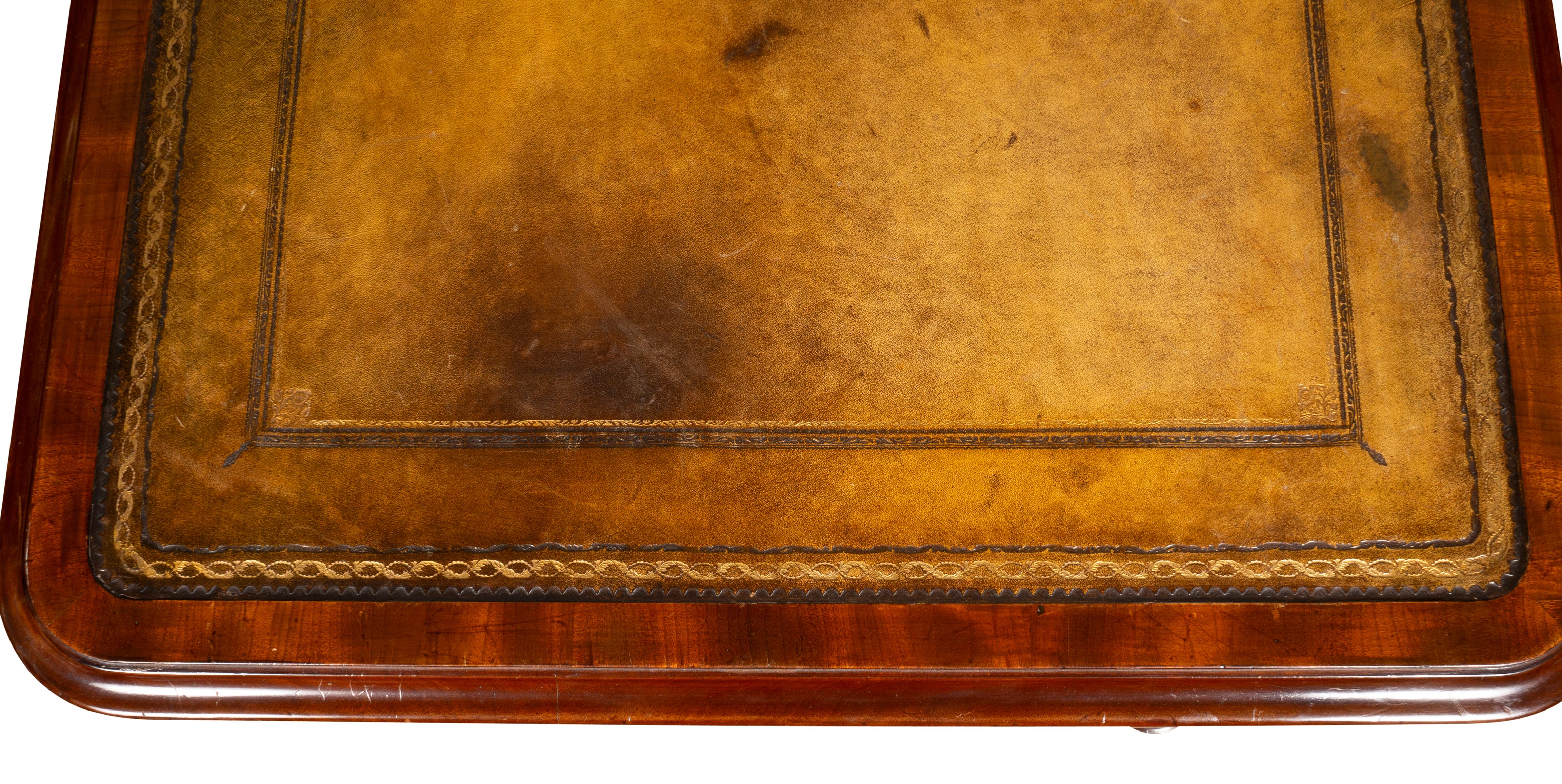 Frühviktorianischer Mahagoni-Schreibtisch aus Mahagoni mit Cope & Collinson-Gusseisen im Angebot 10