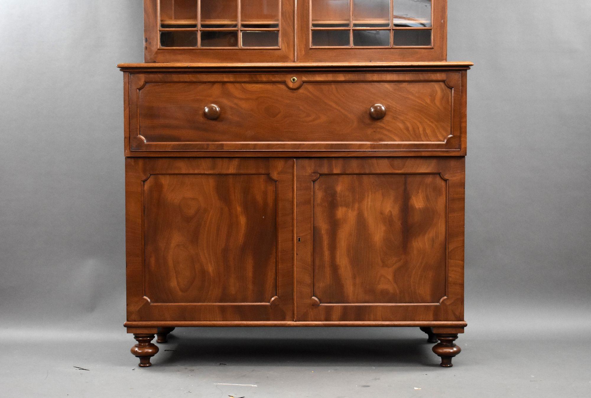 Early Victorian MahoganySecretaire Bookcase In Good Condition For Sale In Chelmsford, Essex