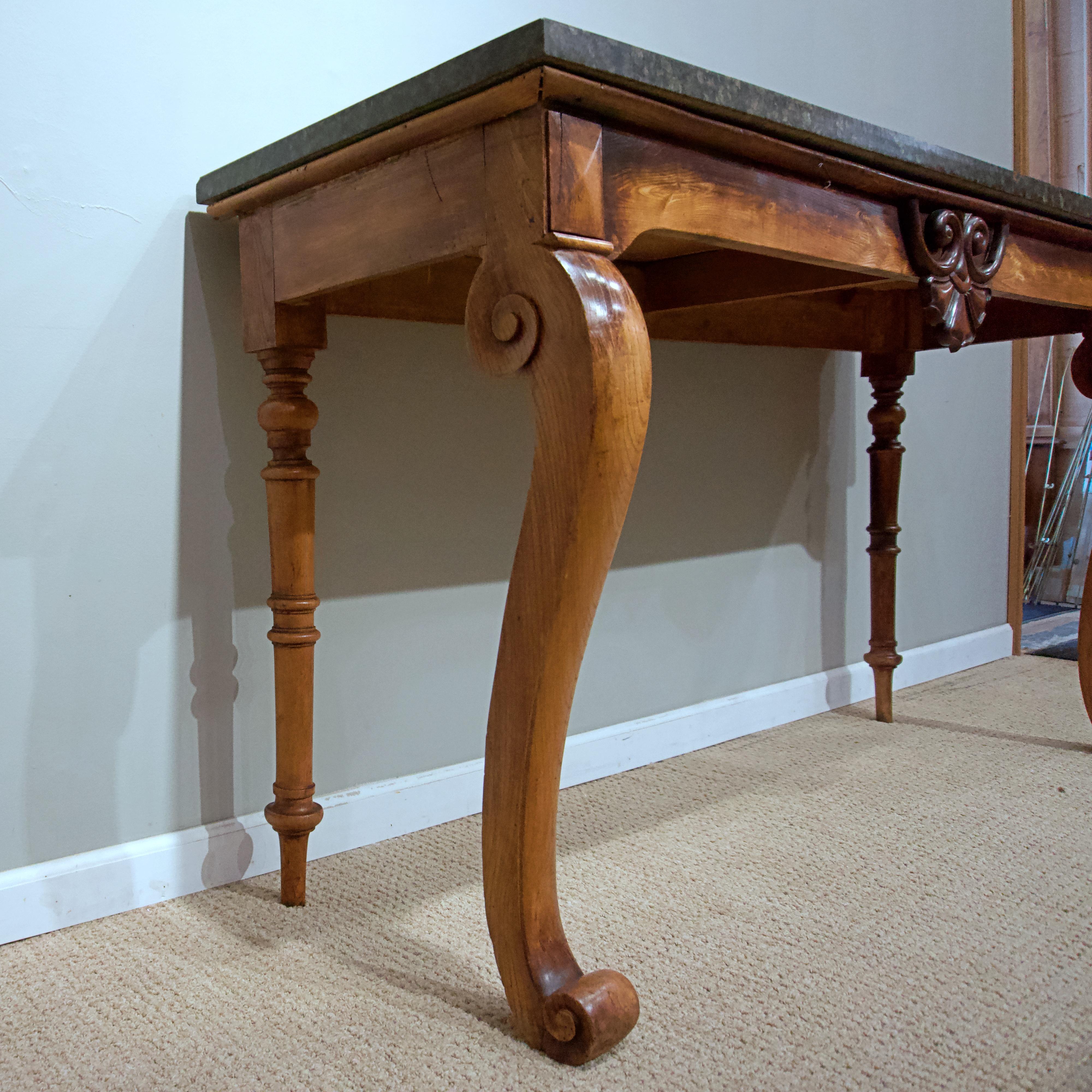 Early Victorian Marble Top Console Table In Good Condition For Sale In New York, NY