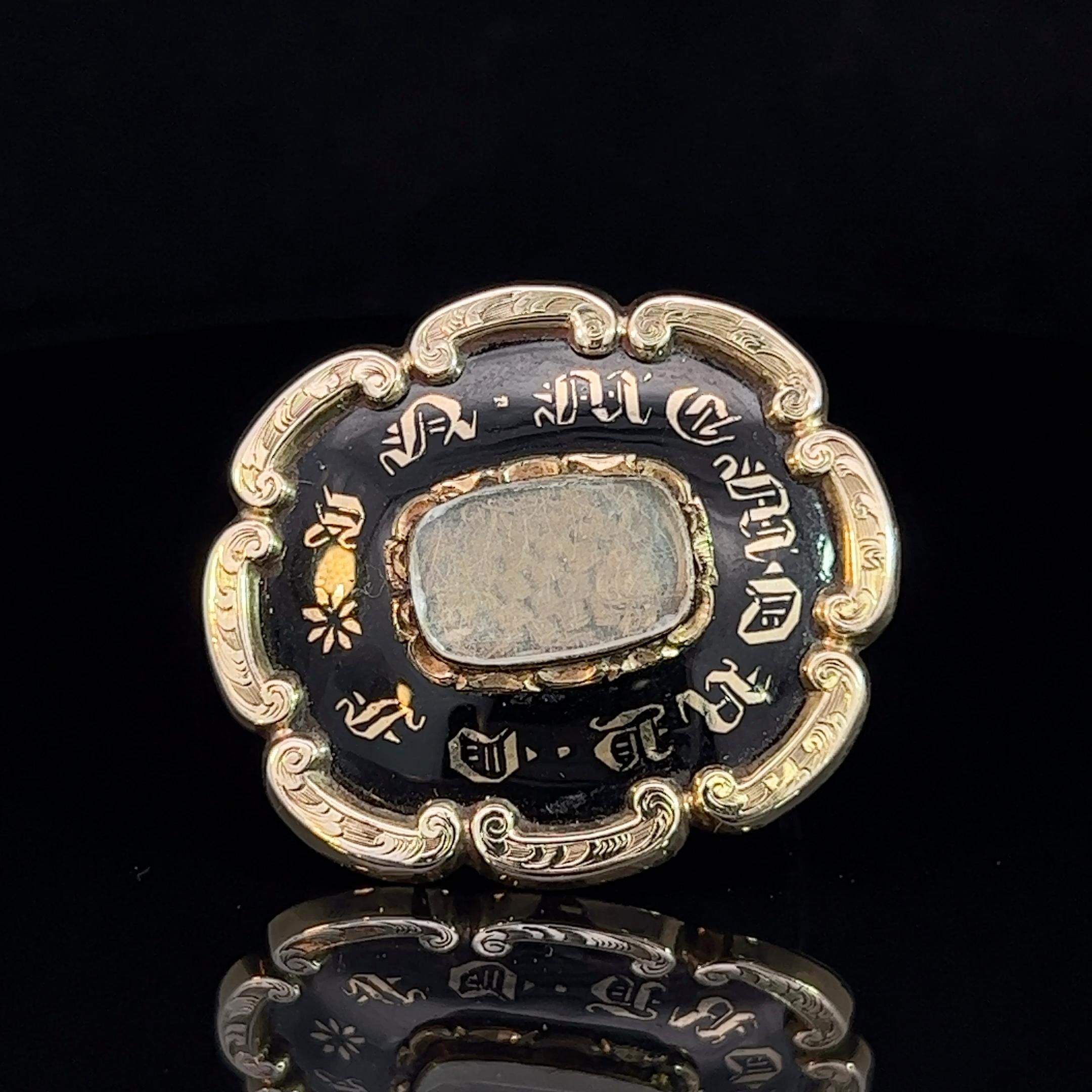 Early Victorian Memorial Brooch Circa 1840 For Sale 3