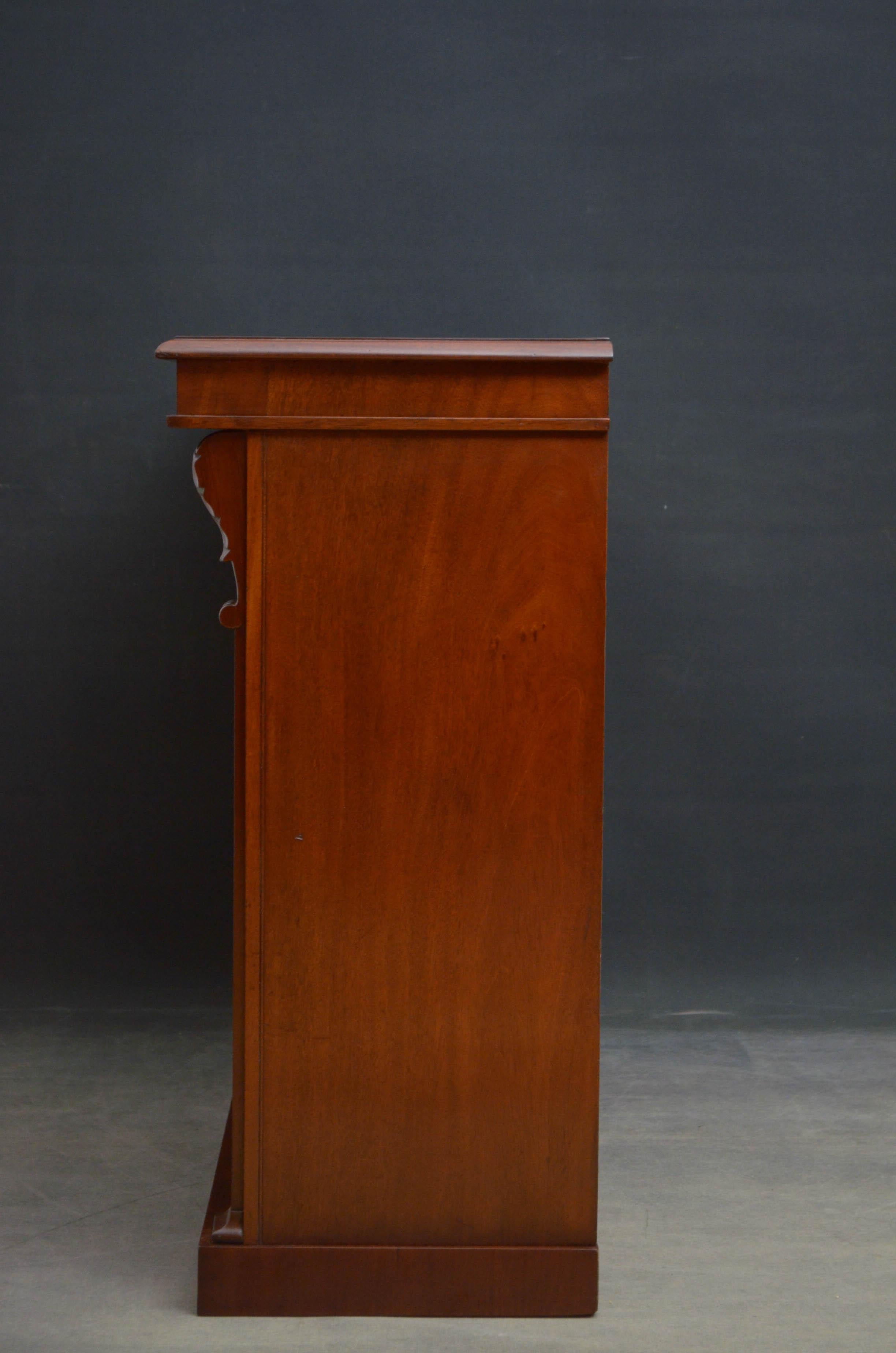 Early Victorian Open Bookcase in Mahogany 2