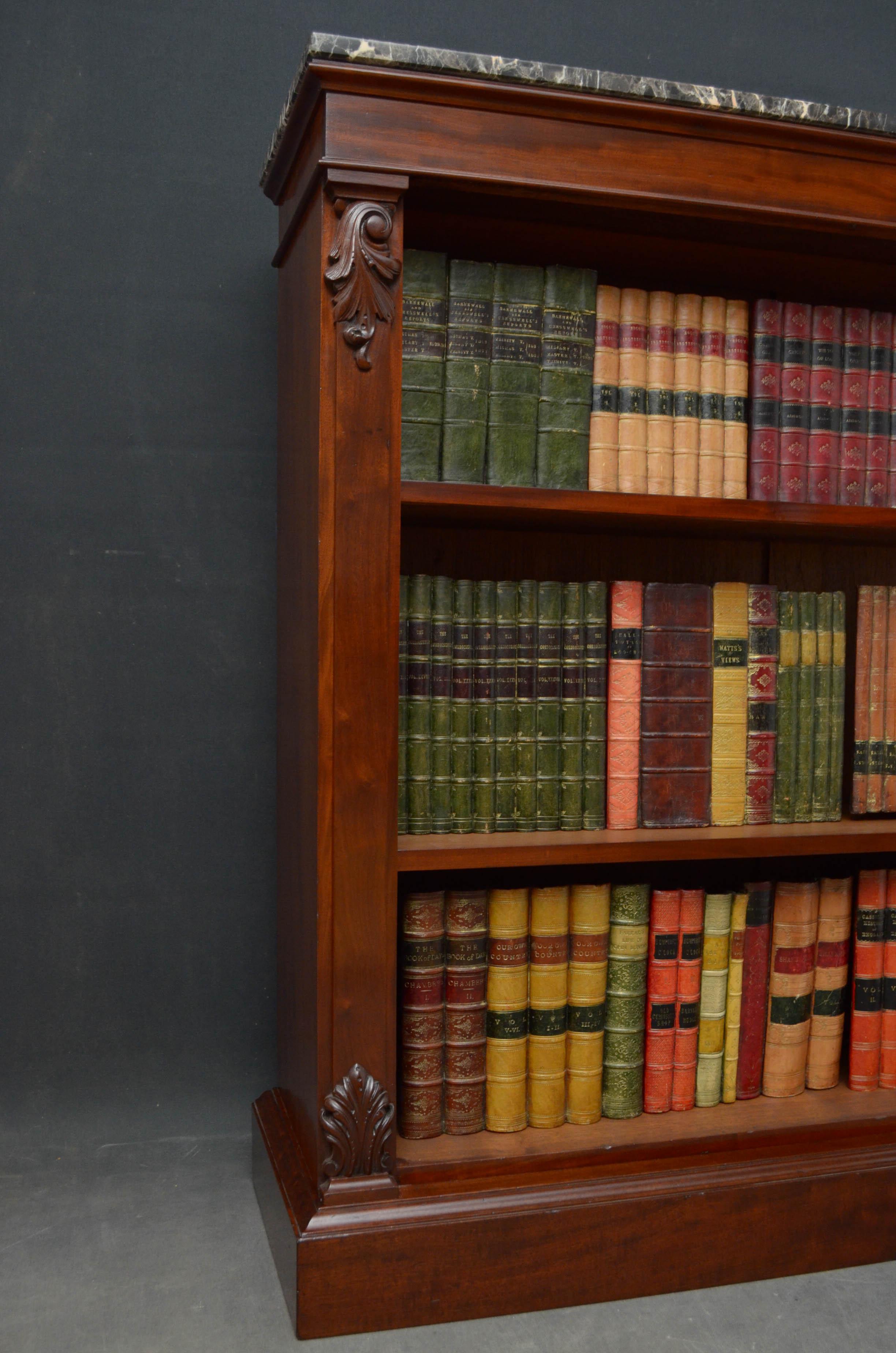Early Victorian Open Bookcase, Mahogany In Good Condition In Whaley Bridge, GB