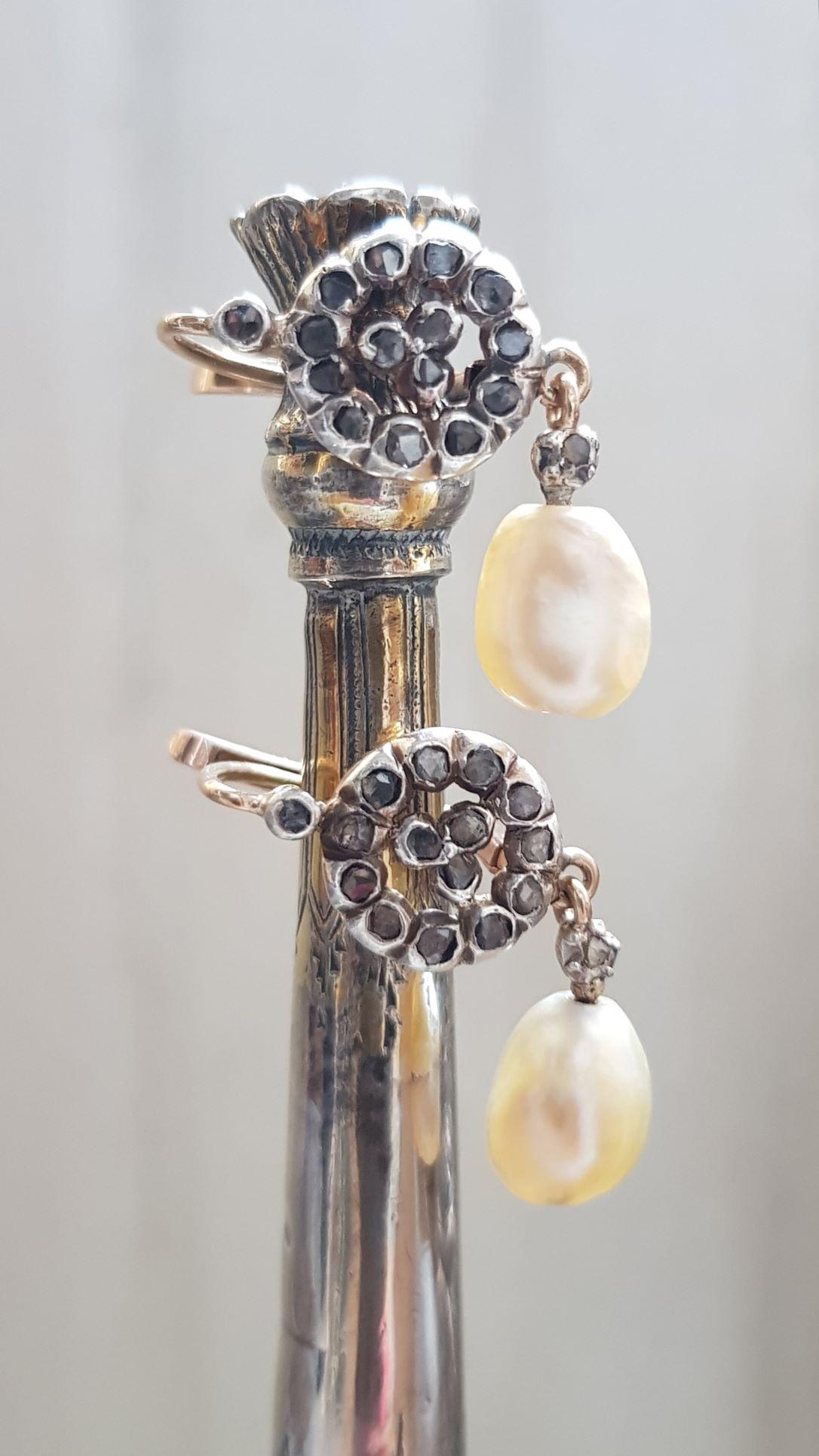 Paire de boucles d'oreilles du début de l'ère victorienne en perles naturelles d'eau salée et diamants taille rose Bon état - En vente à OVIEDO, AS