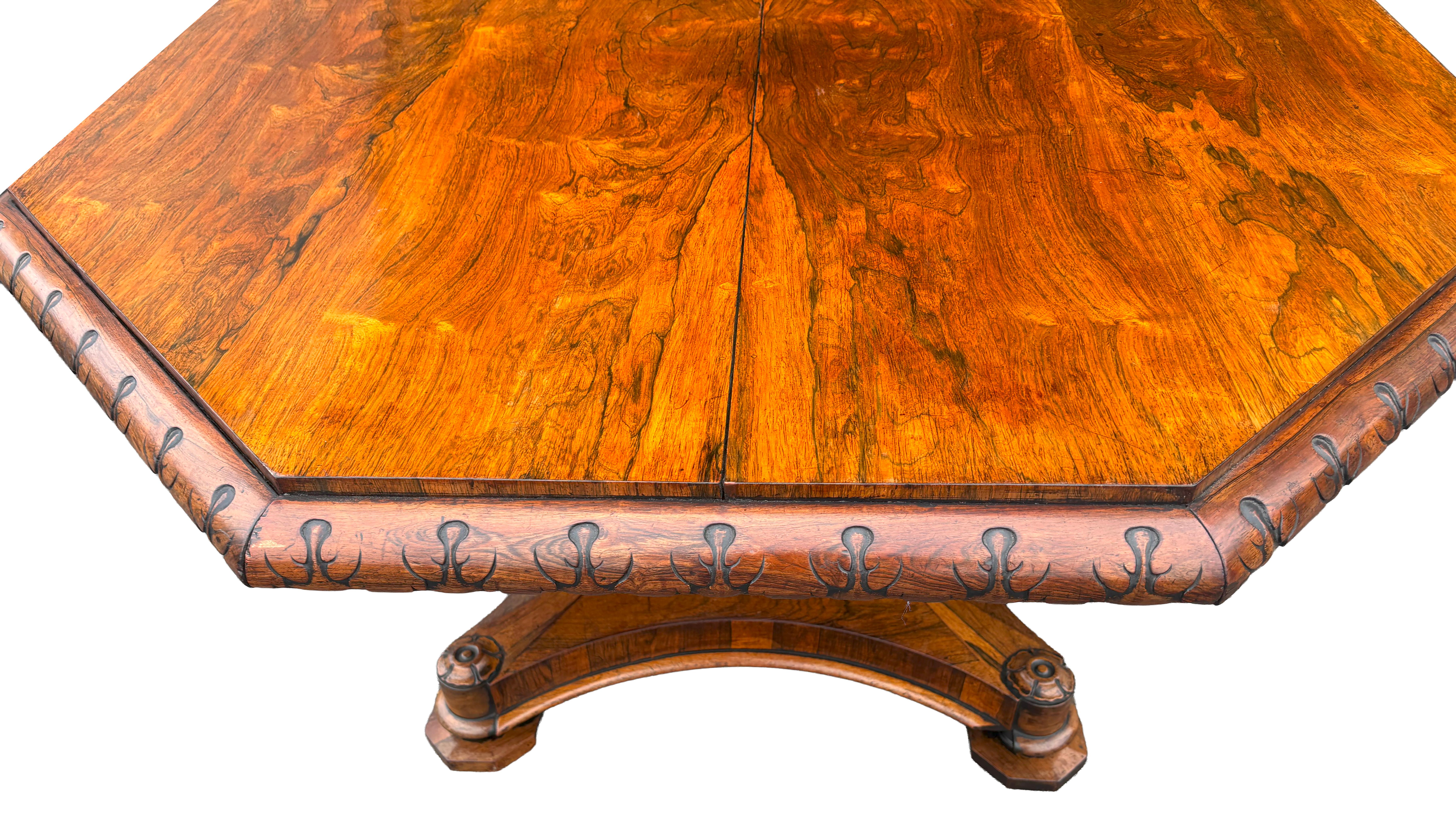 Mesa central victoriana de palisandro Mediados del siglo XIX en venta