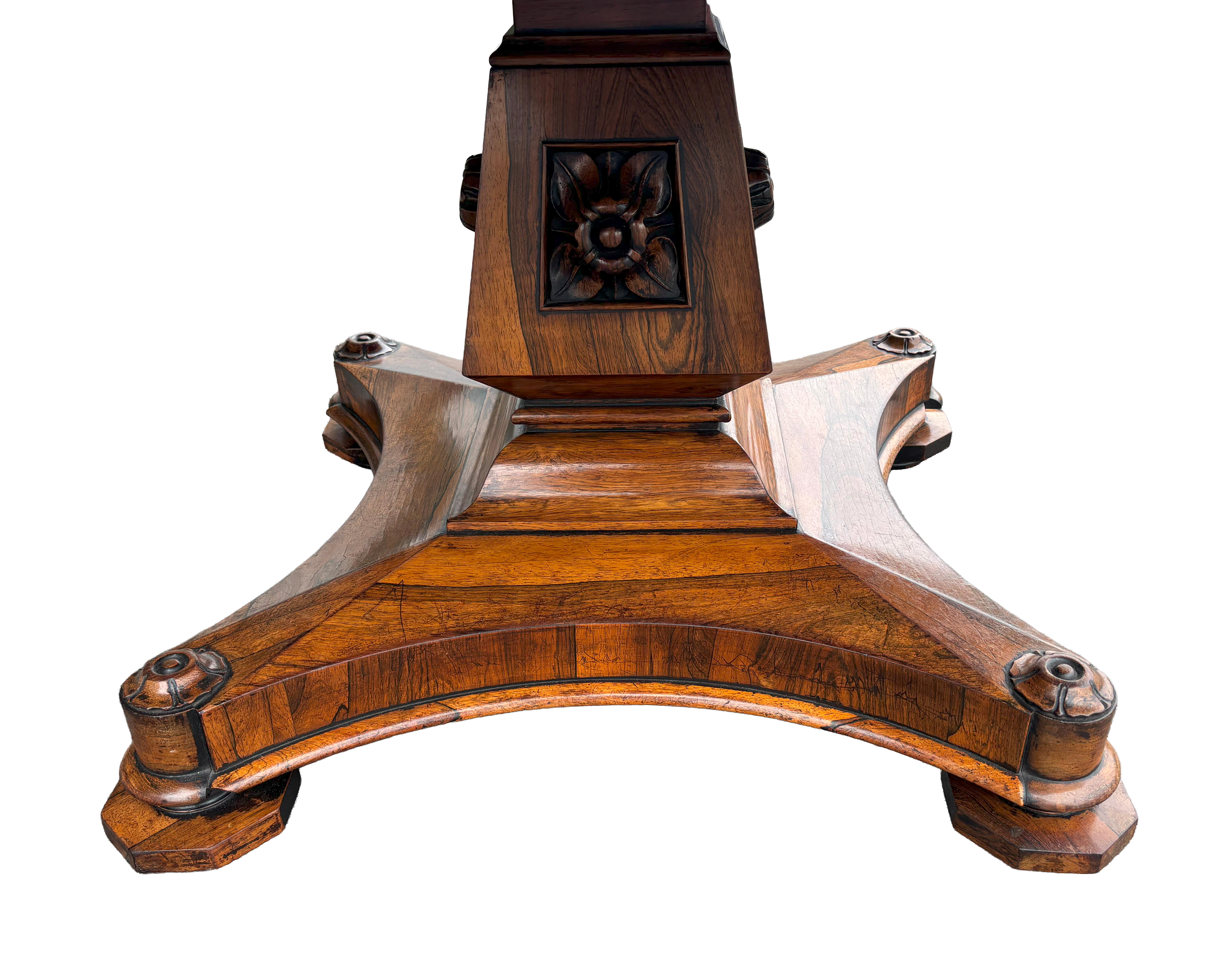 Mesa central victoriana de palisandro en venta 1