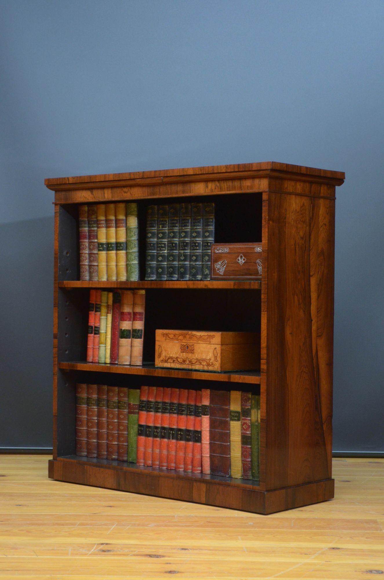 Early Victorian Rosewood Open Bookcase In Good Condition In Whaley Bridge, GB