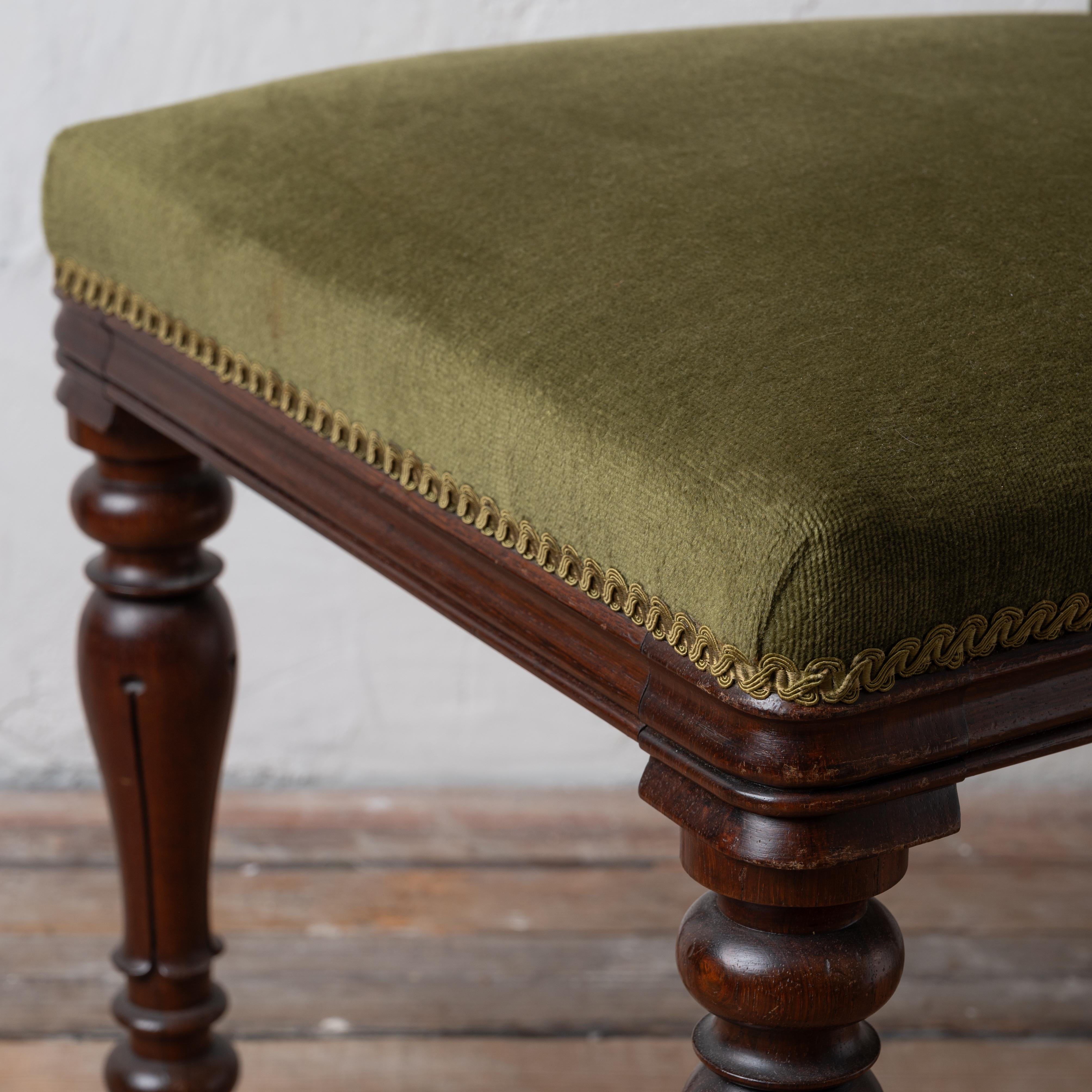 Silla auxiliar victoriana antigua en venta 1